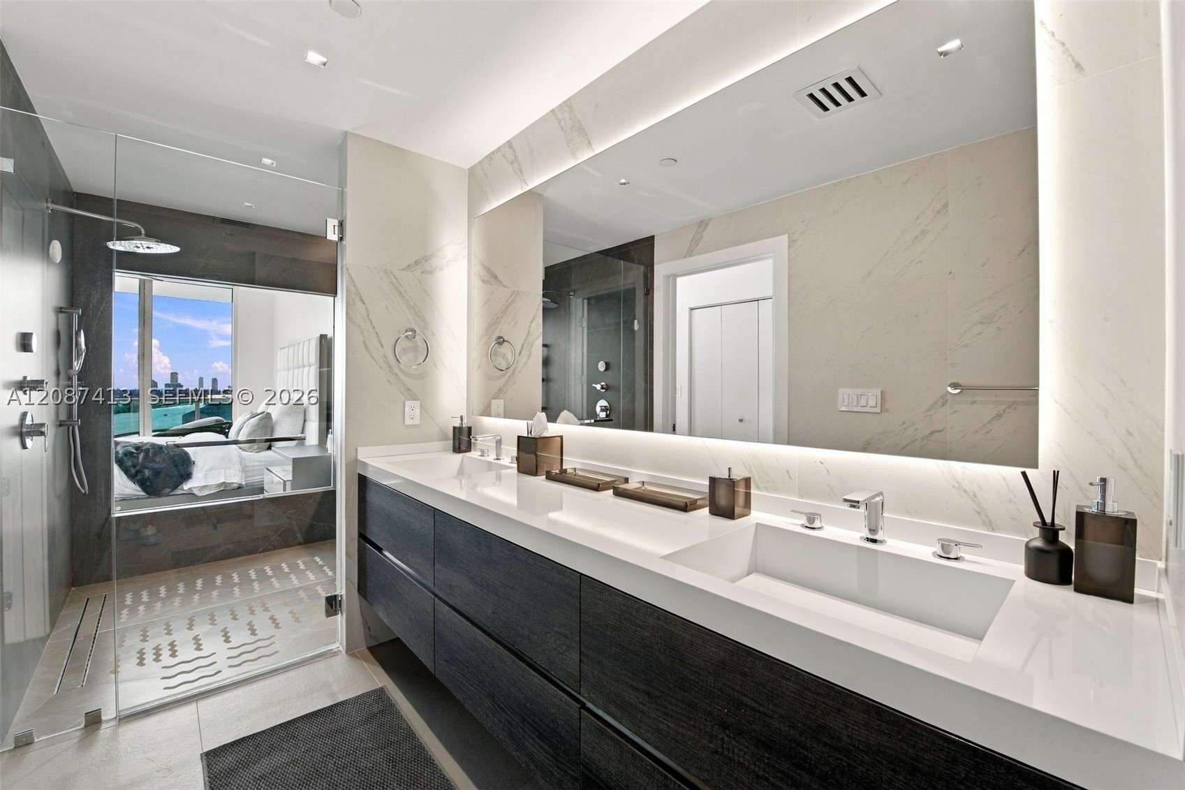 900 Biscayne Blvd #2406, Miami FL 33132