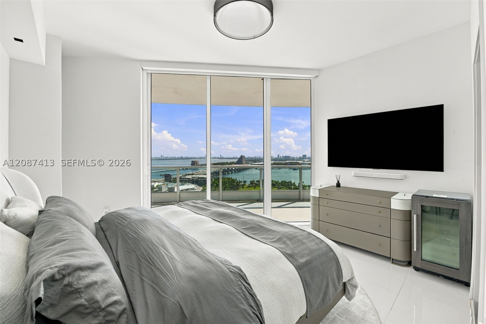 900 Biscayne Blvd #2406, Miami FL 33132