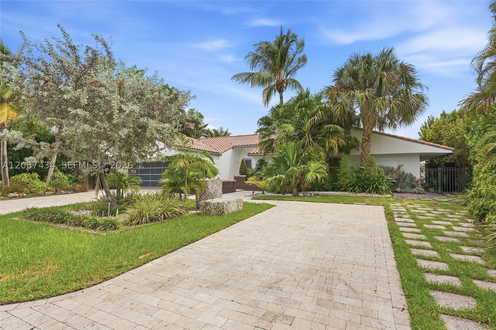 3360 NE 165th St, North Miami Beach FL 33160
