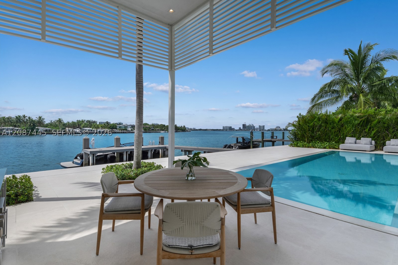 1844 Daytonia Rd, Miami Beach FL 33141