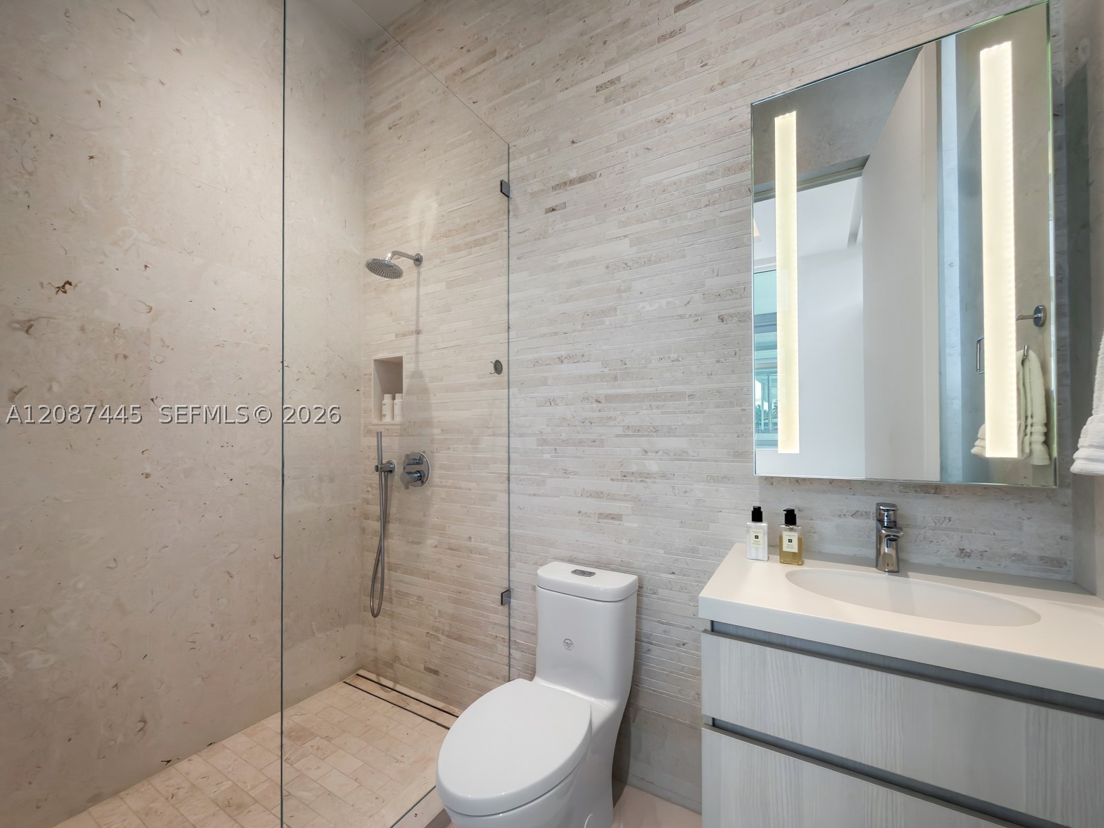 1844 Daytonia Rd, Miami Beach FL 33141