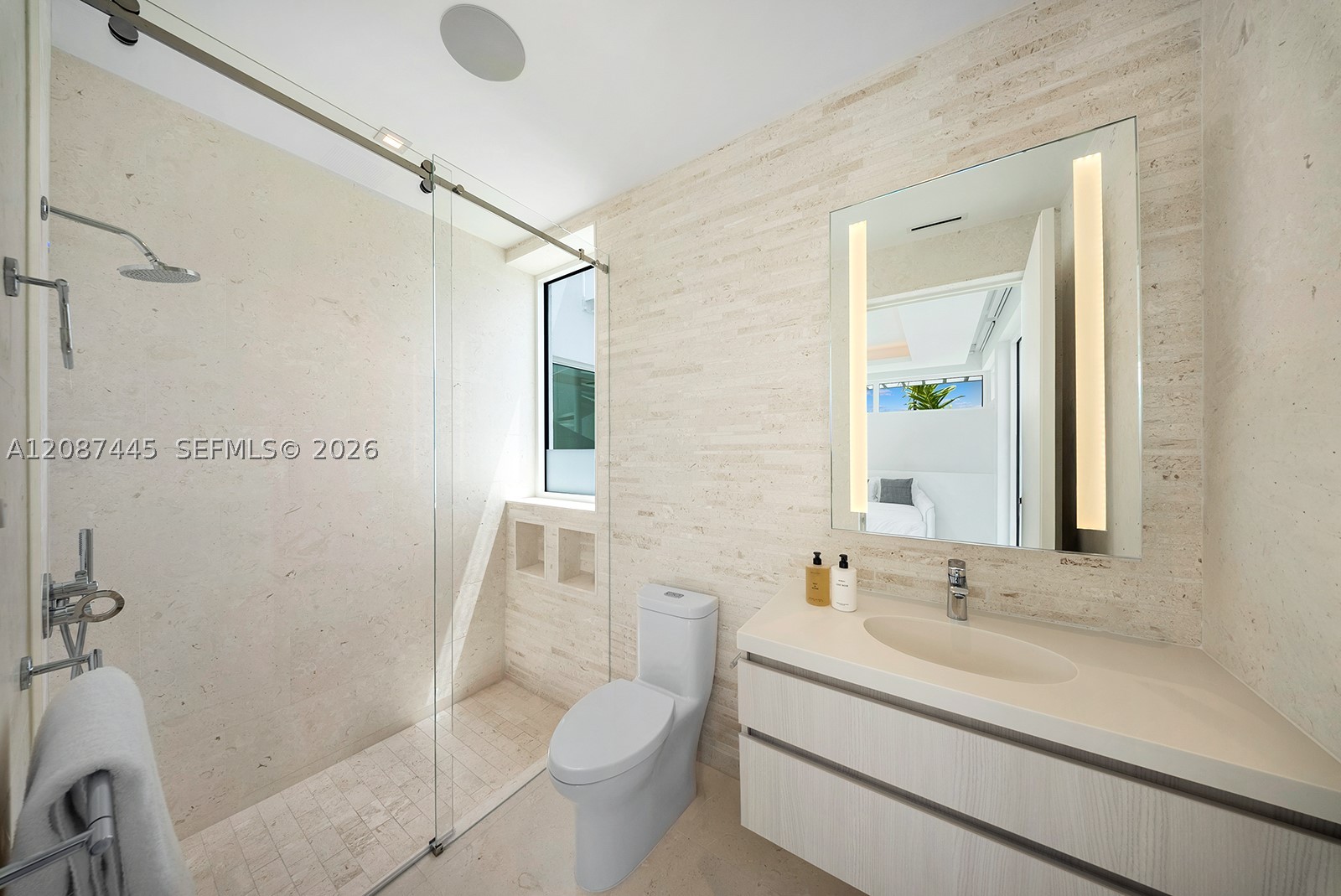1844 Daytonia Rd, Miami Beach FL 33141