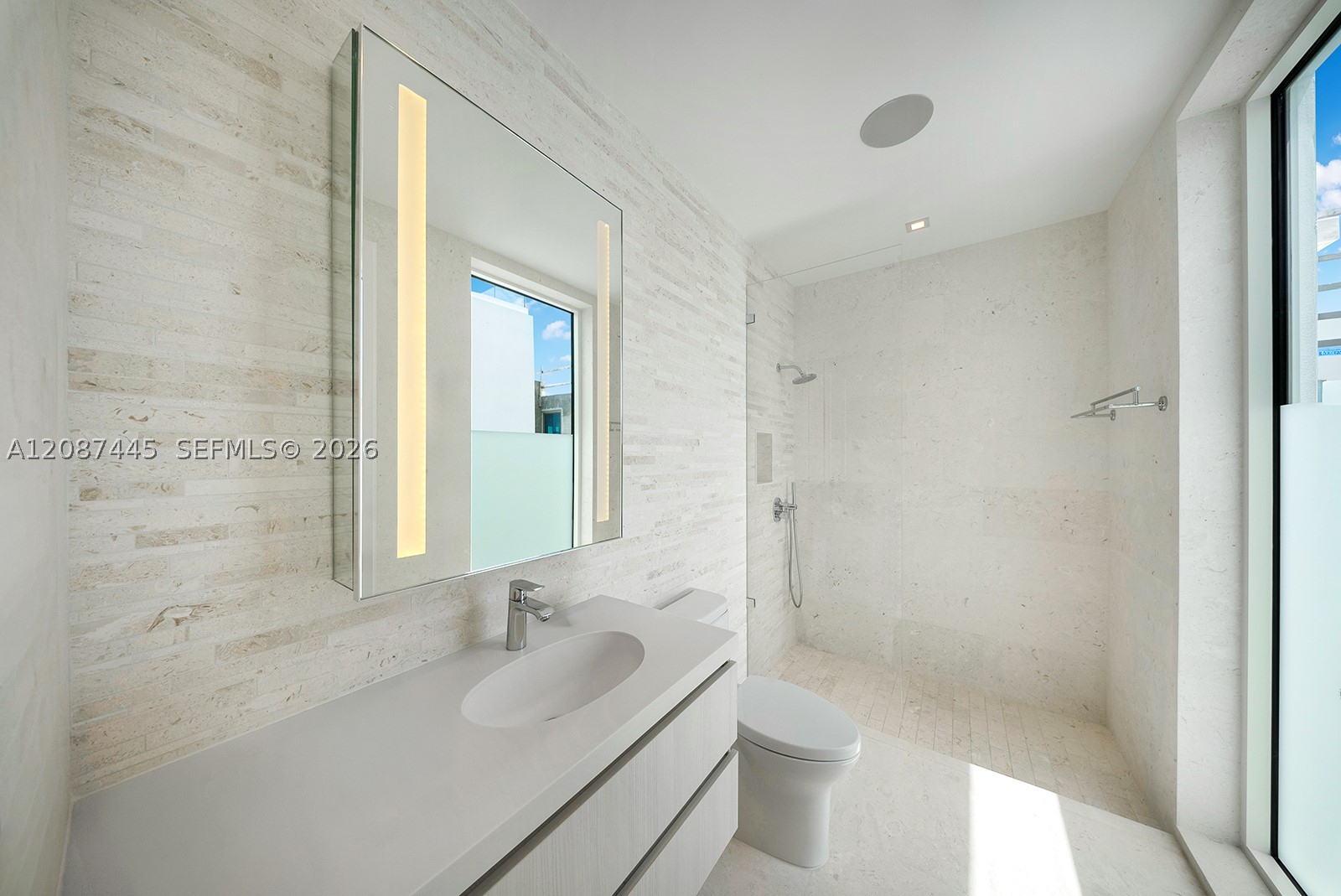 1844 Daytonia Rd, Miami Beach FL 33141