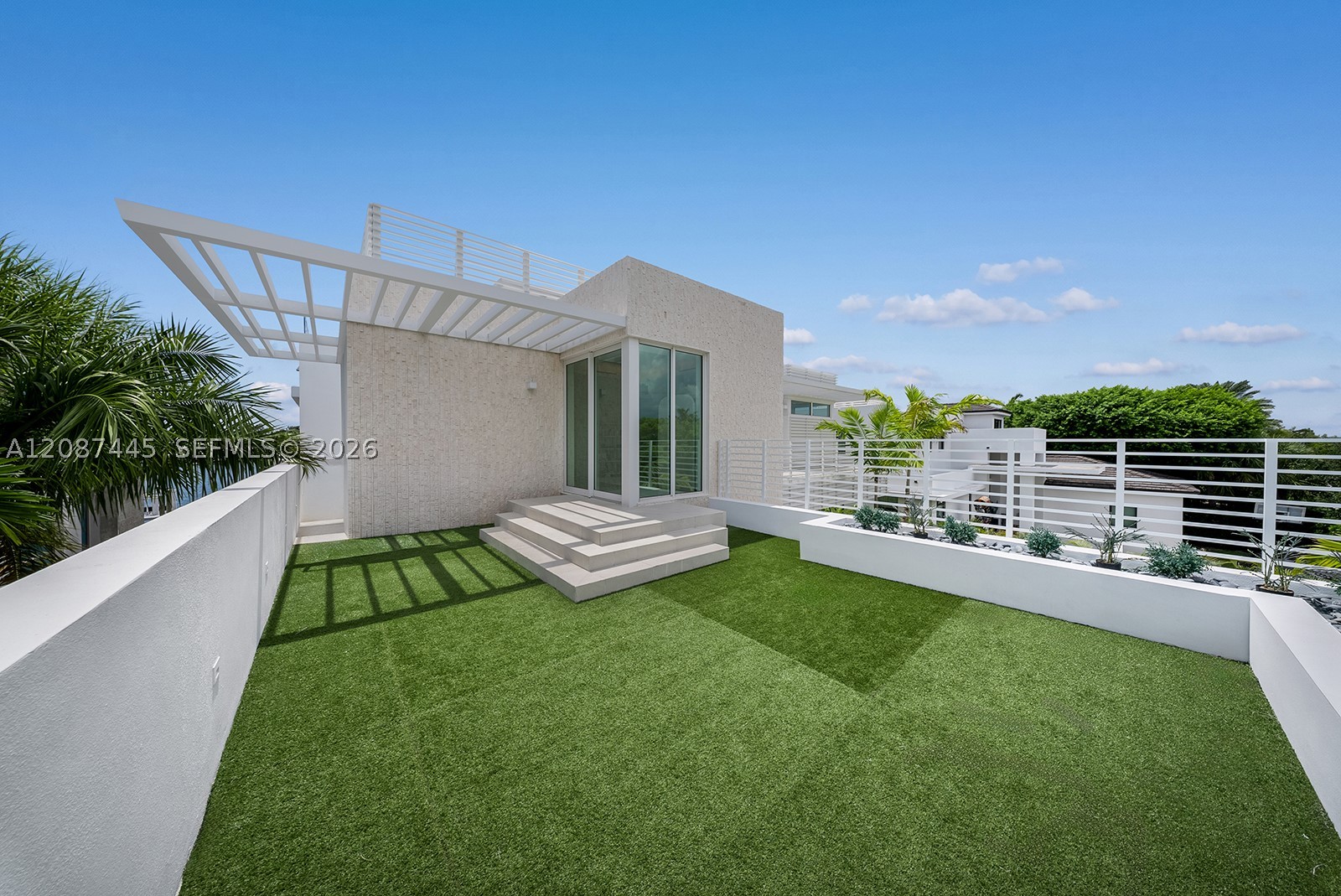 1844 Daytonia Rd, Miami Beach FL 33141
