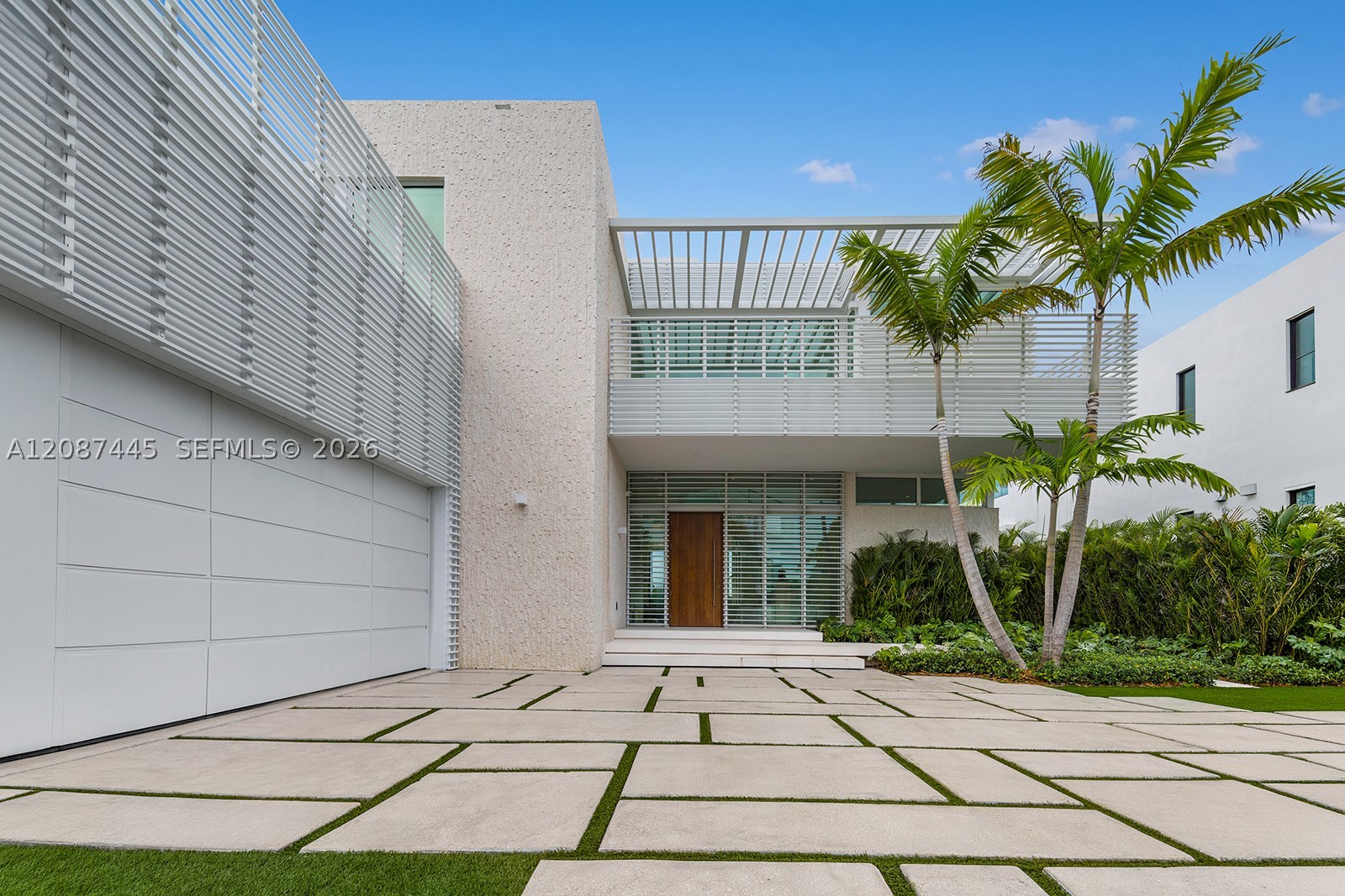 1844 Daytonia Rd, Miami Beach FL 33141