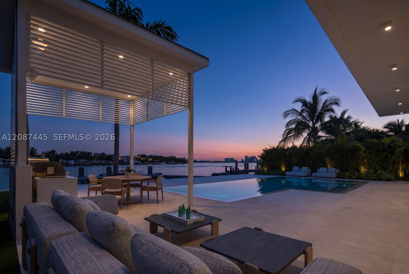 1844 Daytonia Rd, Miami Beach FL 33141
