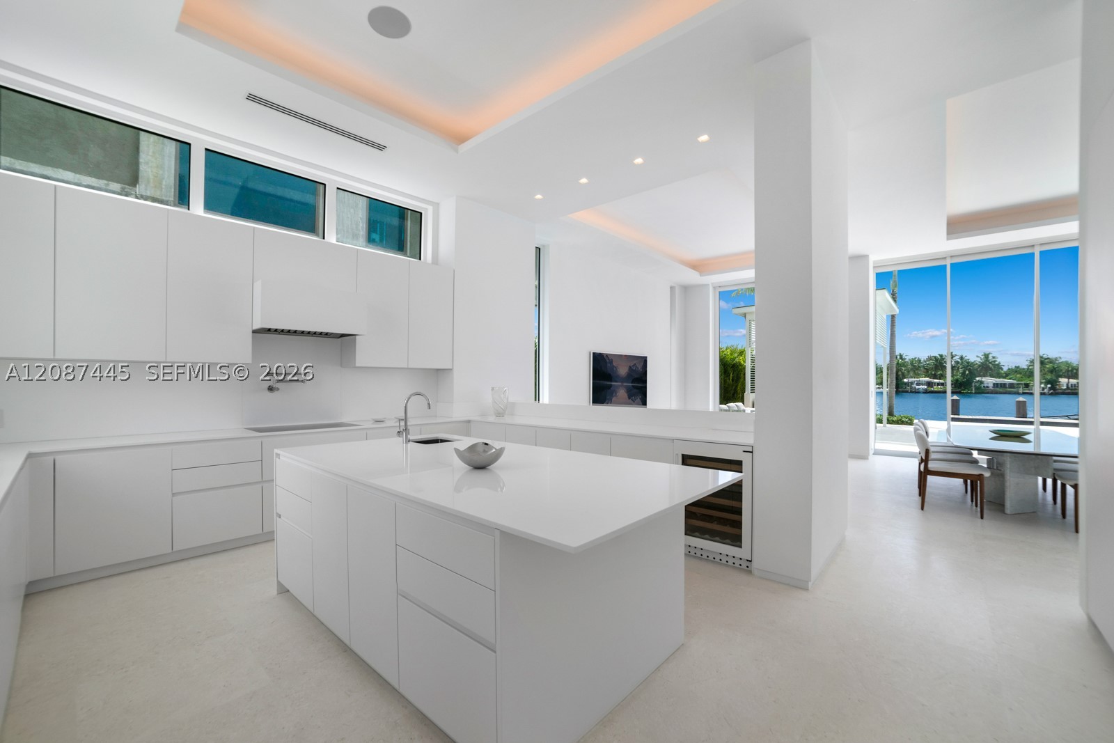 1844 Daytonia Rd, Miami Beach FL 33141