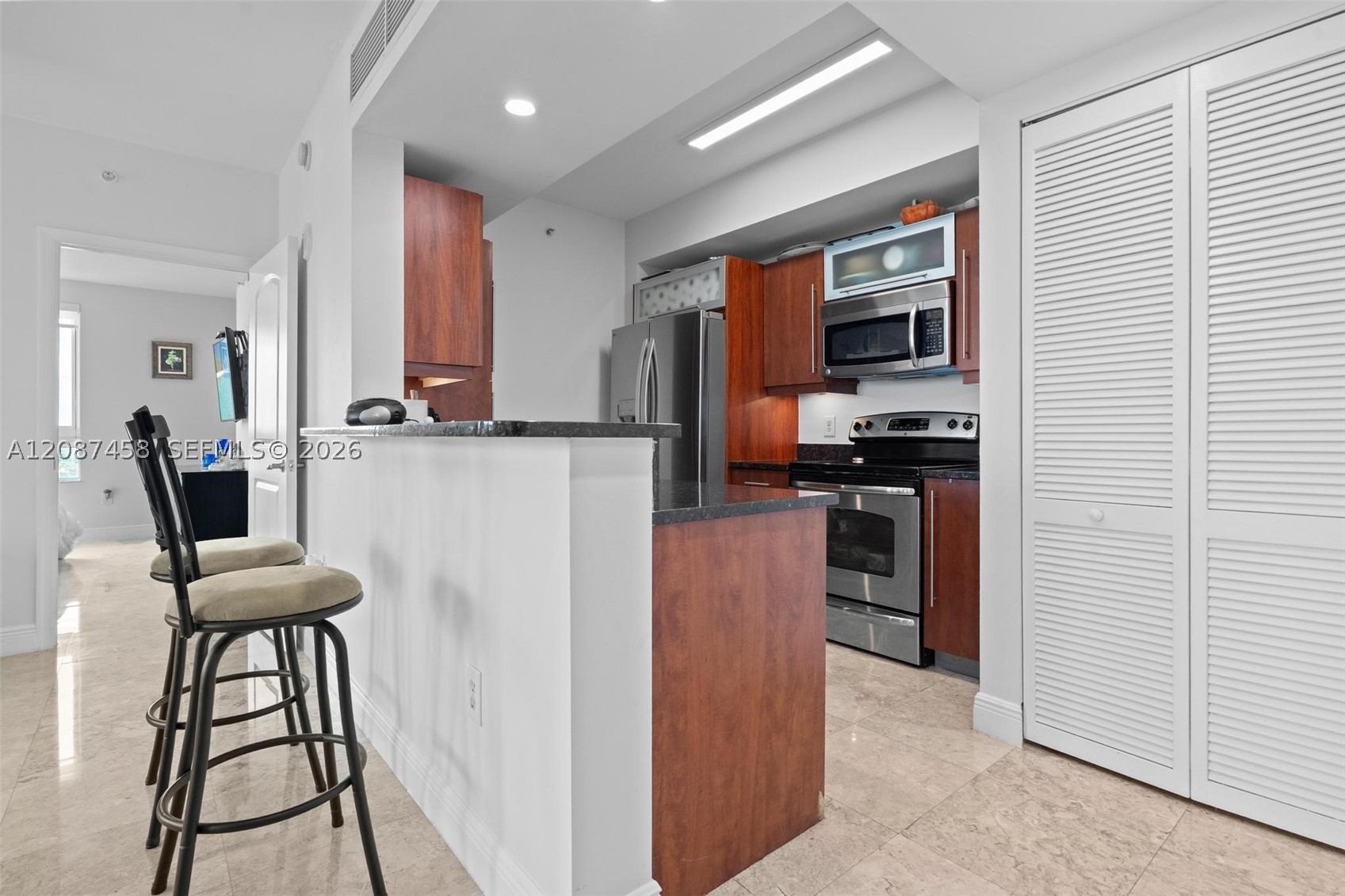 7350 SW 89th St #1411S, Miami FL 33156