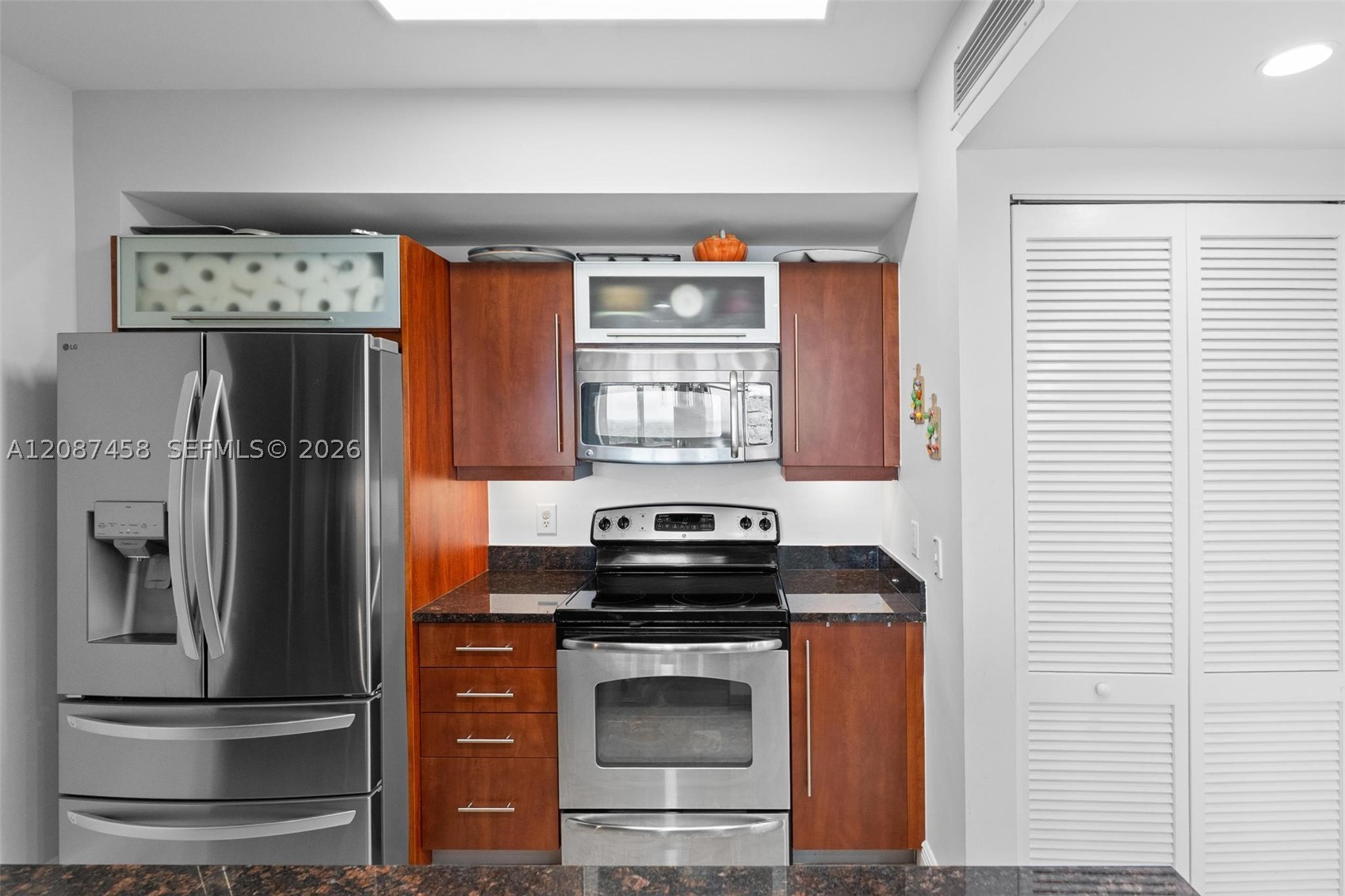 7350 SW 89th St #1411S, Miami FL 33156
