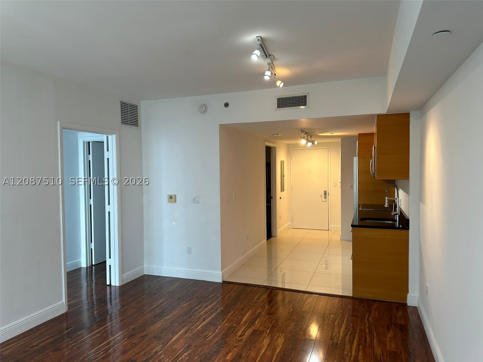 465 Brickell Ave #3404, Miami FL 33131