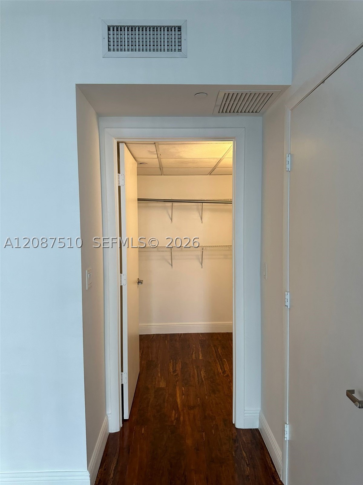 465 Brickell Ave #3404, Miami FL 33131