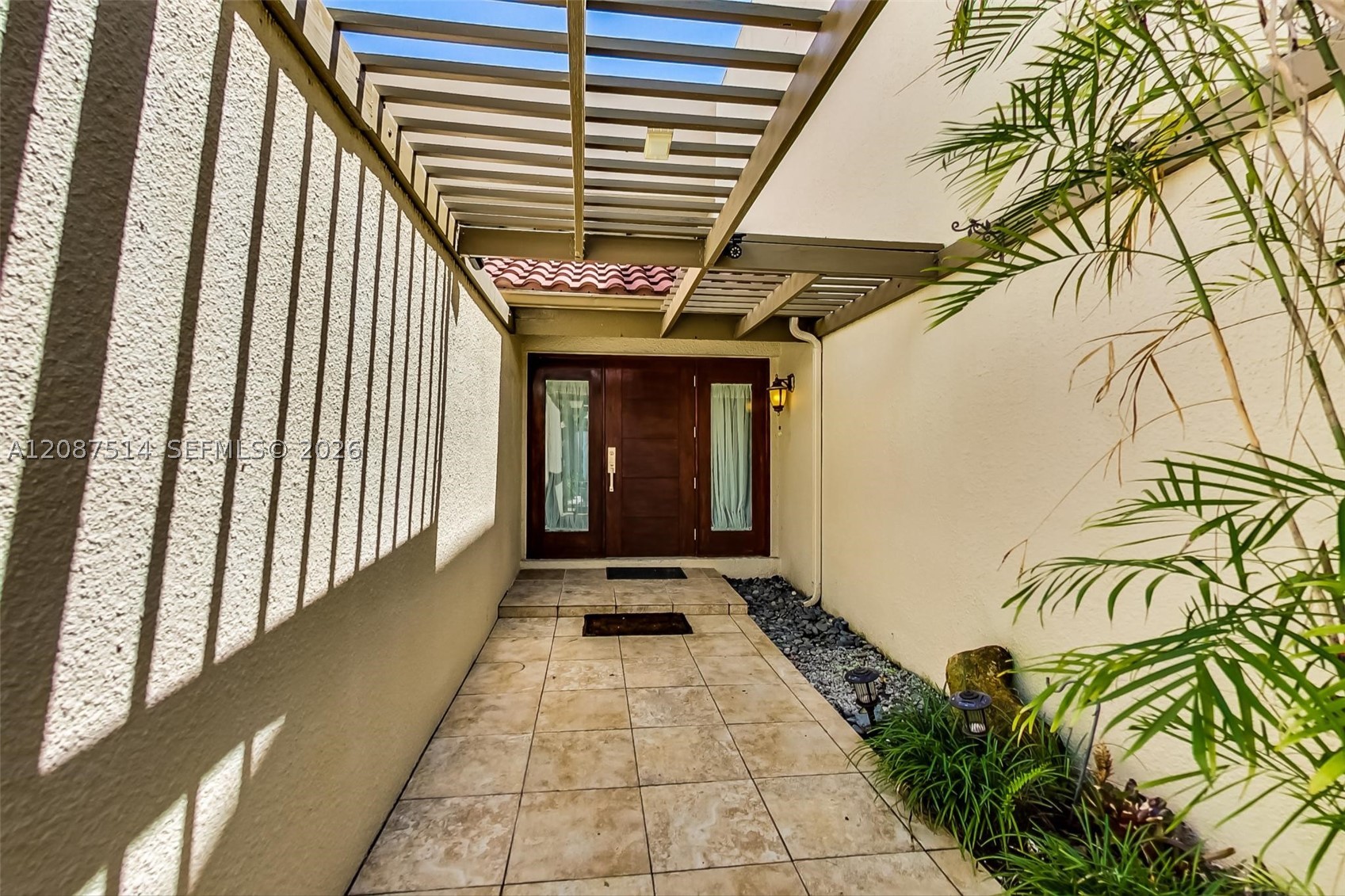 8613 SW 79th Pl, Miami FL 33143