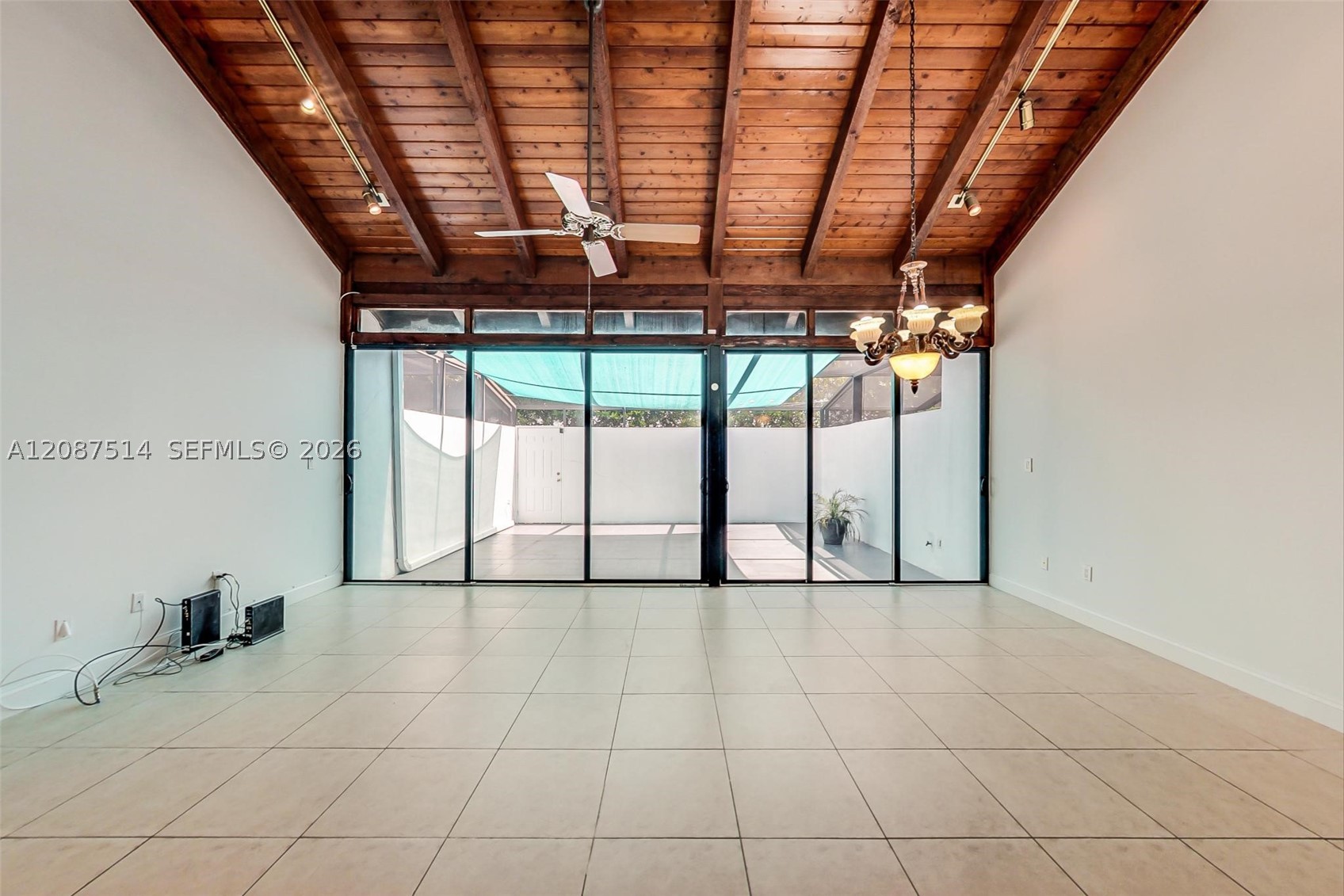 8613 SW 79th Pl, Miami FL 33143