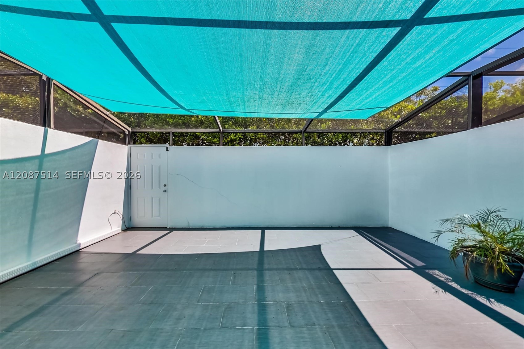 8613 SW 79th Pl, Miami FL 33143