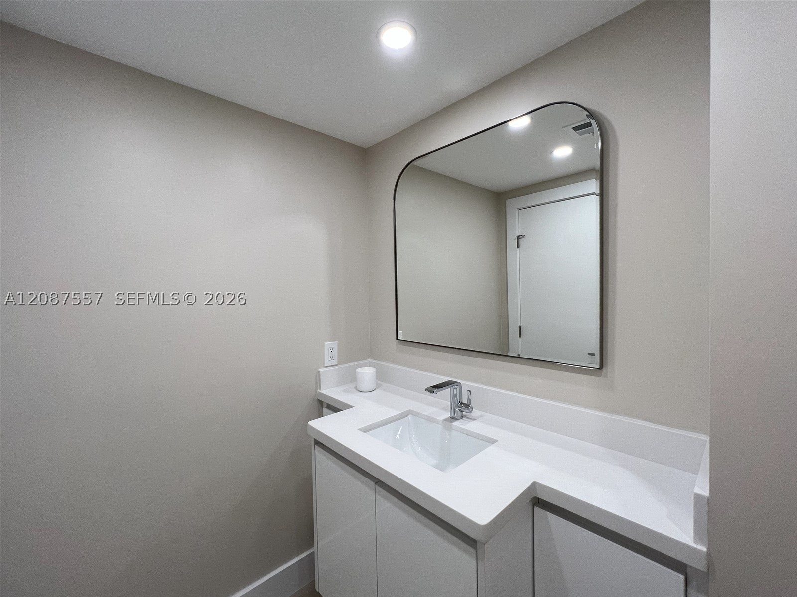 1881 Middle River Dr #207, Fort Lauderdale FL 33305