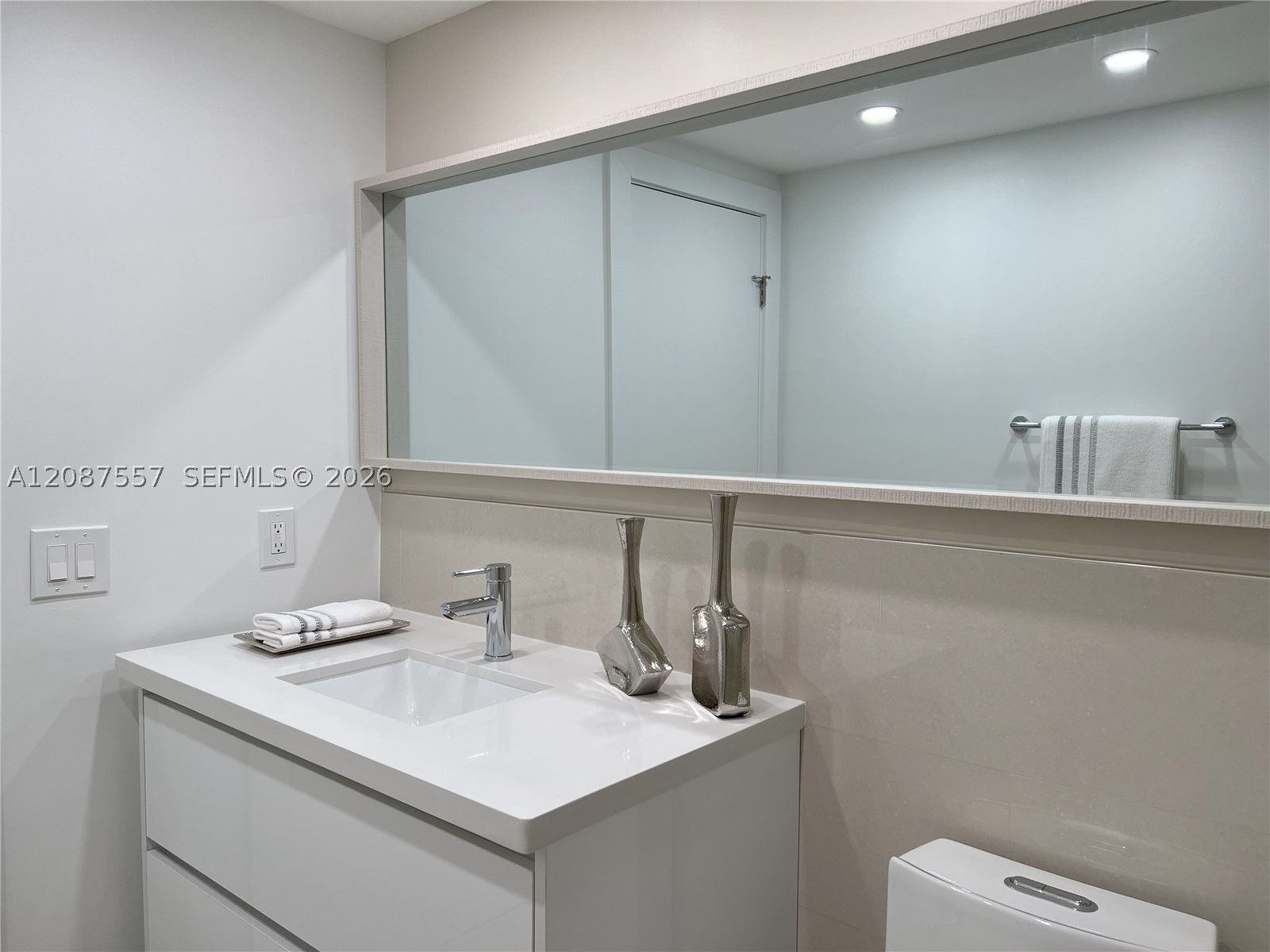 1881 Middle River Dr #207, Fort Lauderdale FL 33305