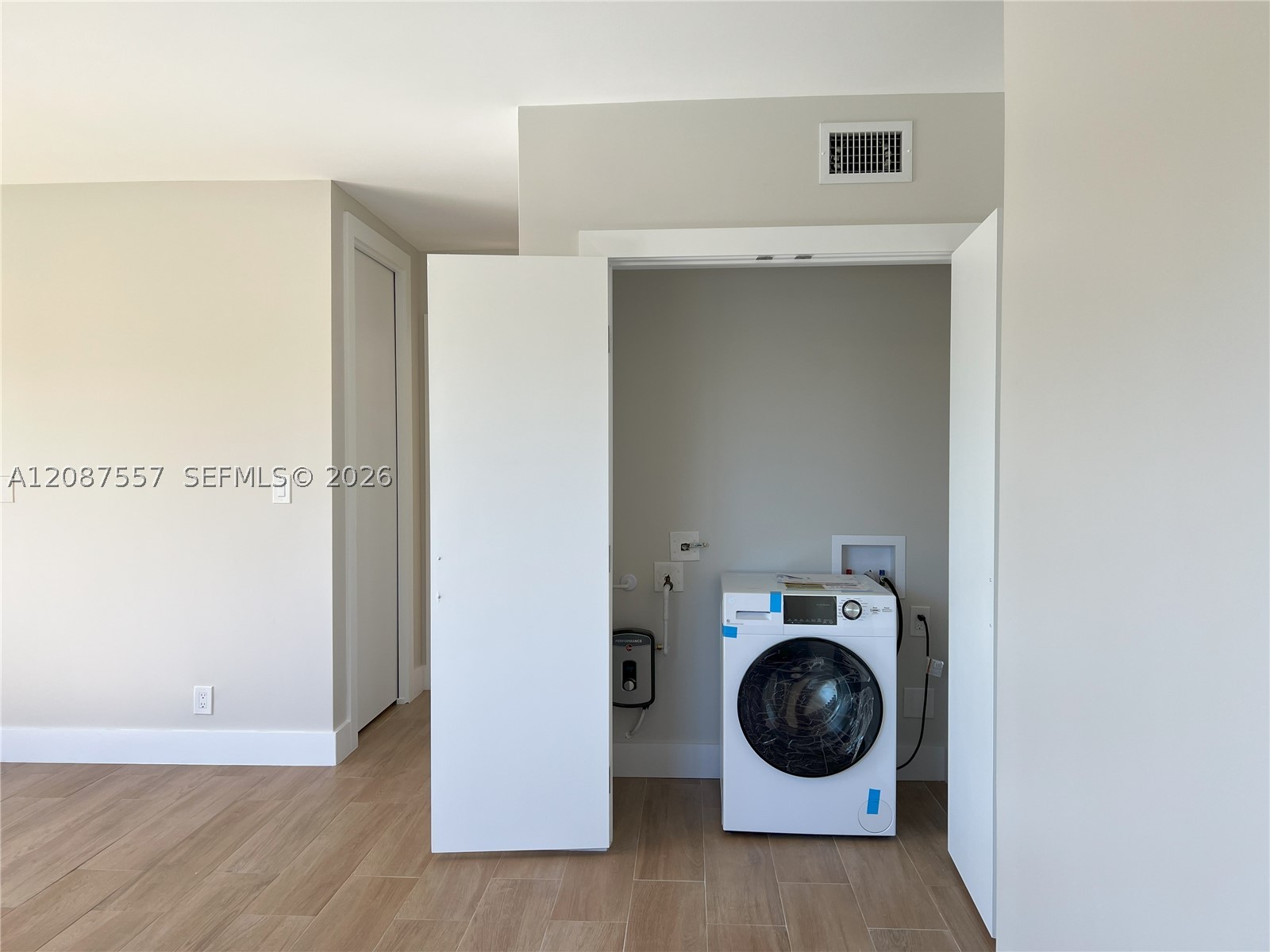 1881 Middle River Dr #207, Fort Lauderdale FL 33305