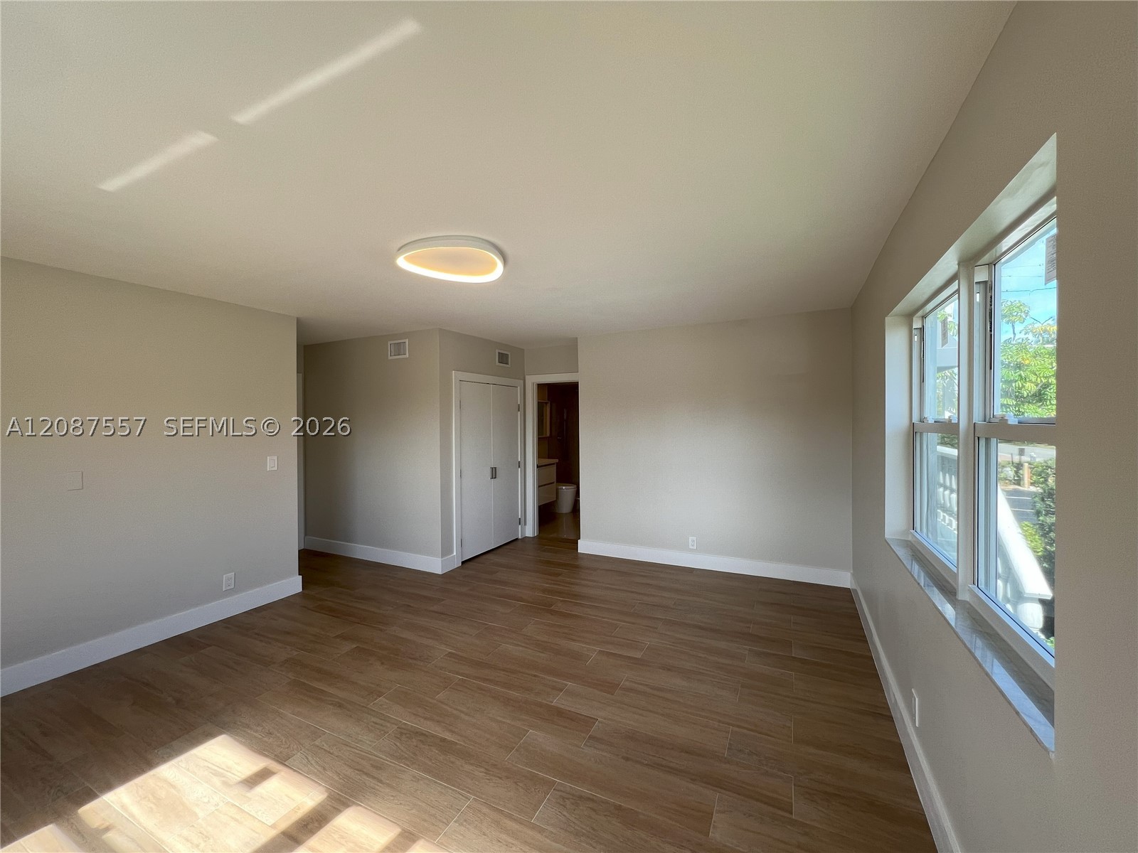 1881 Middle River Dr #207, Fort Lauderdale FL 33305