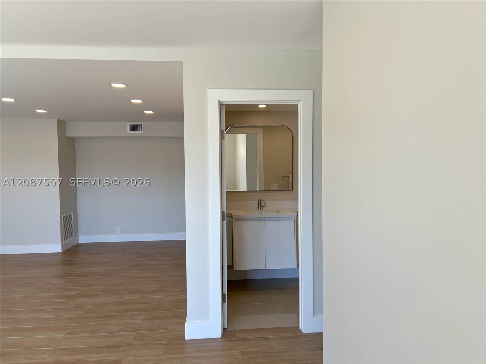 1881 Middle River Dr #207, Fort Lauderdale FL 33305