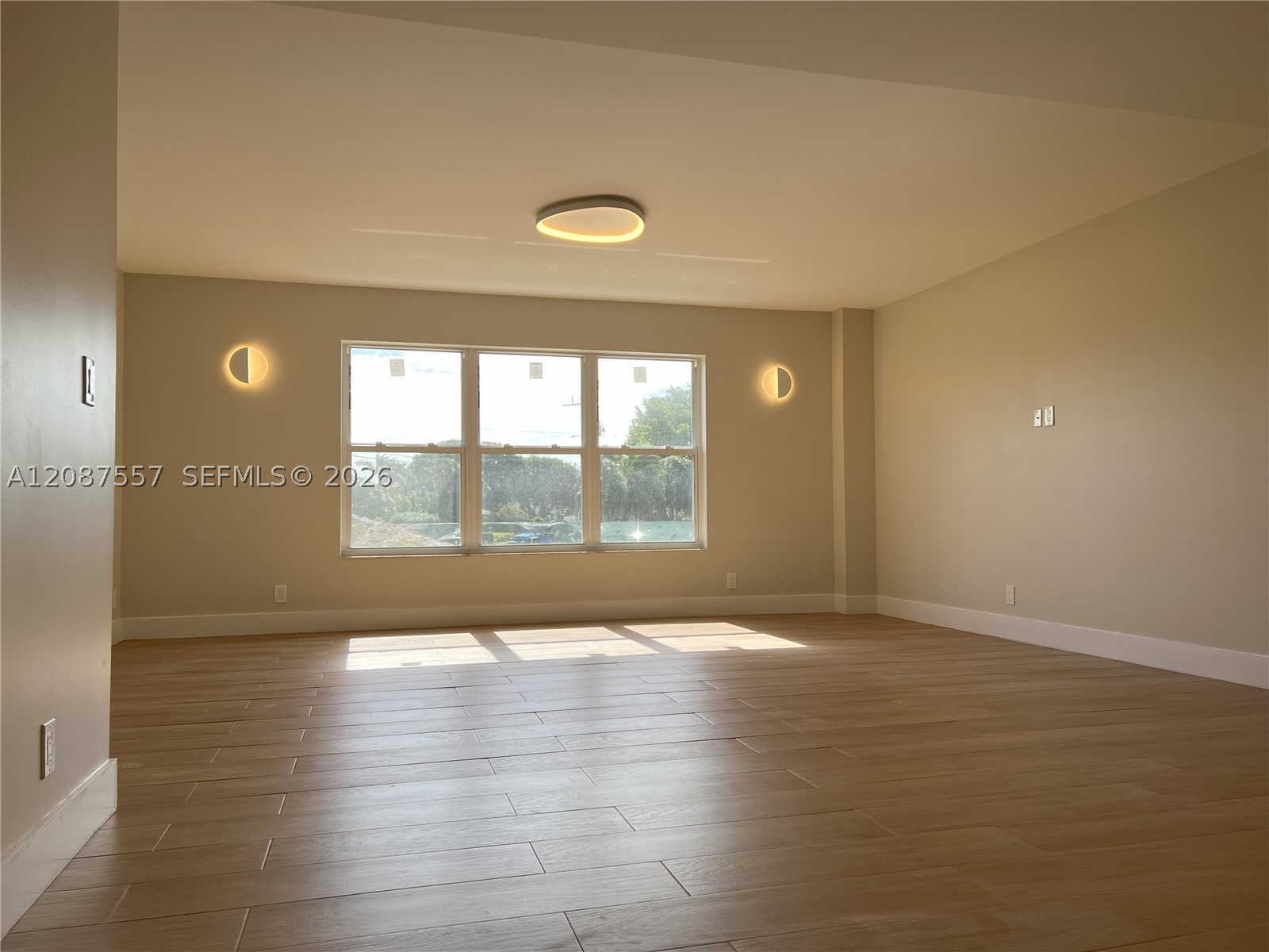 1881 Middle River Dr #207, Fort Lauderdale FL 33305