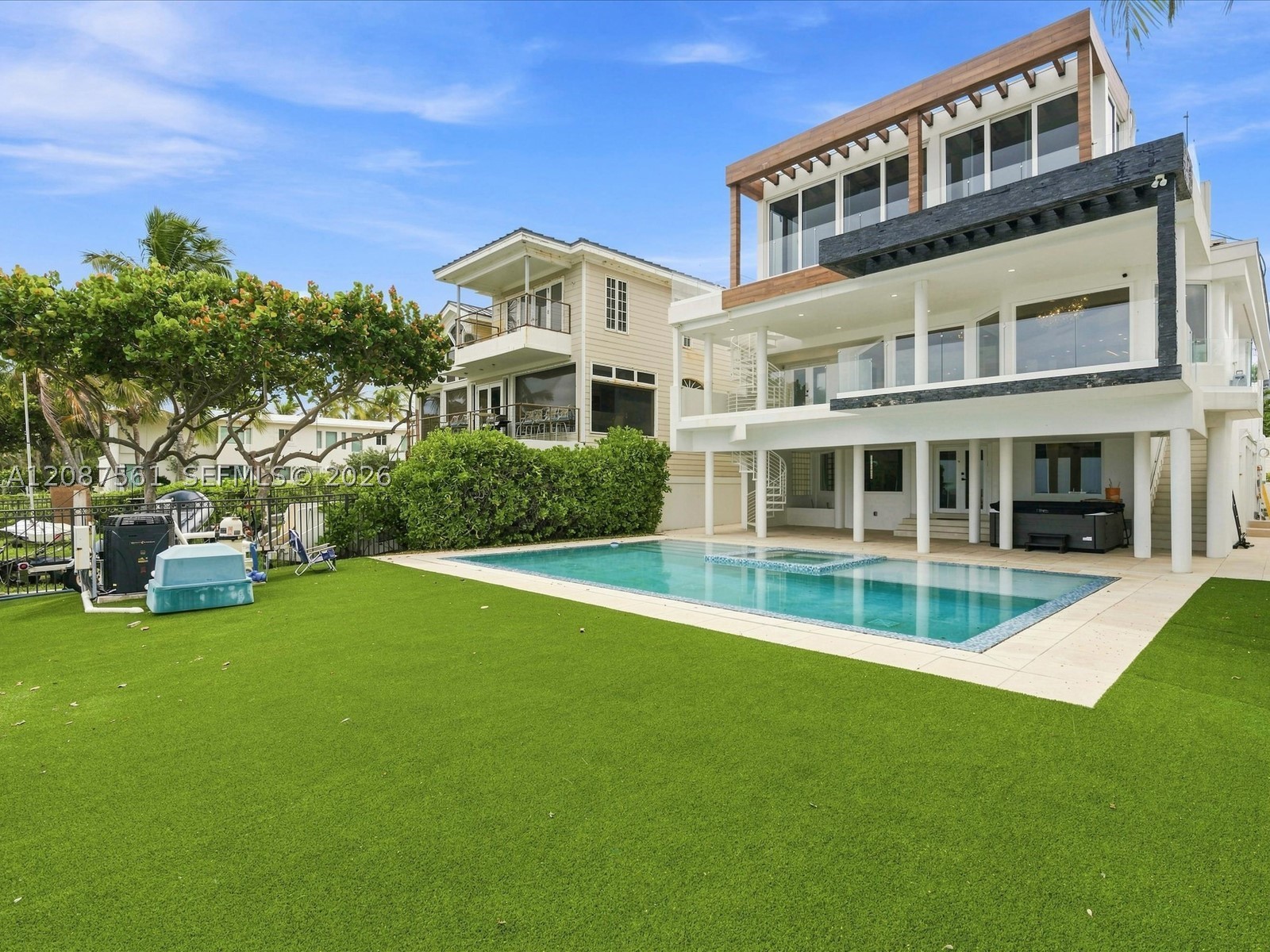 3036 N Atlantic Blvd, Fort Lauderdale FL 33308
