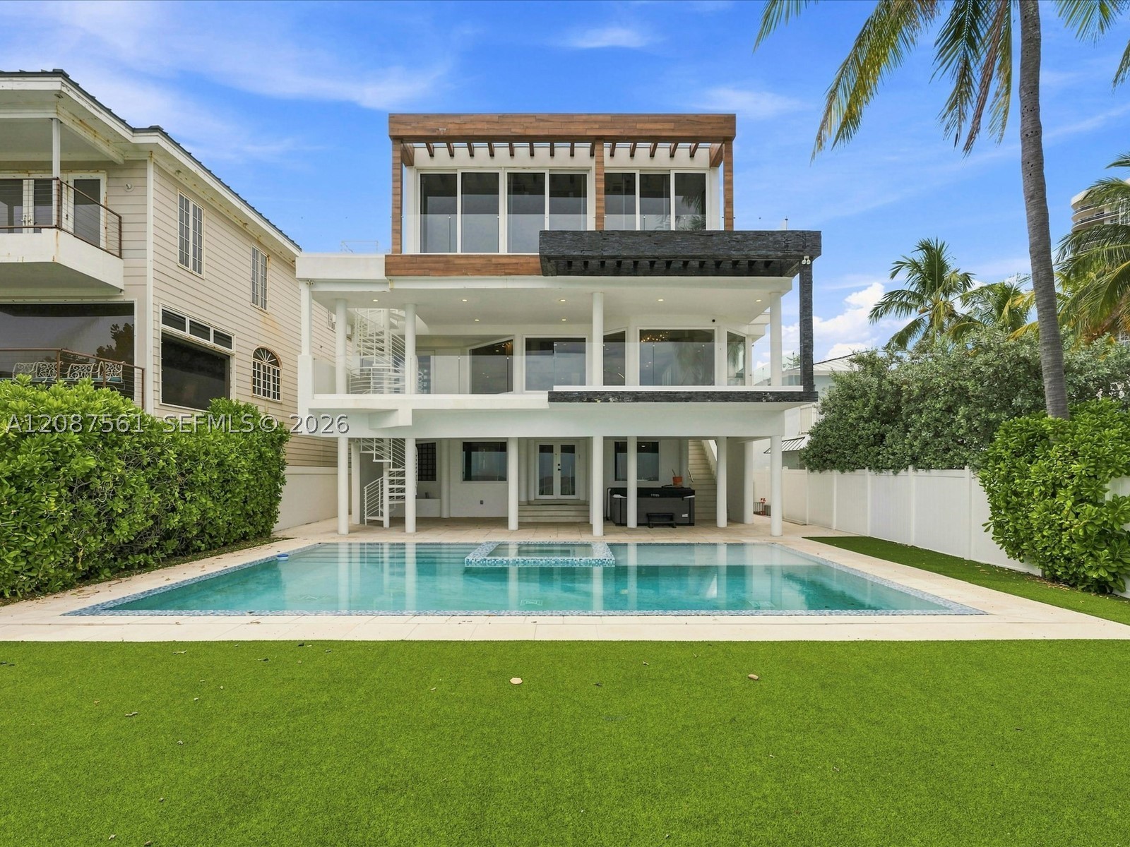 3036 N Atlantic Blvd, Fort Lauderdale FL 33308