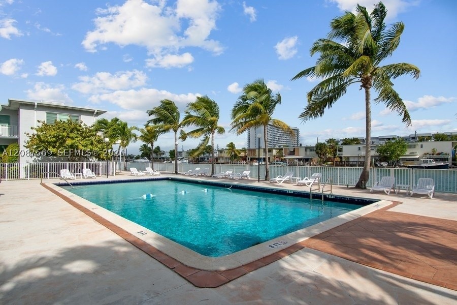 7207 Bay Dr #9, Miami Beach FL 33141