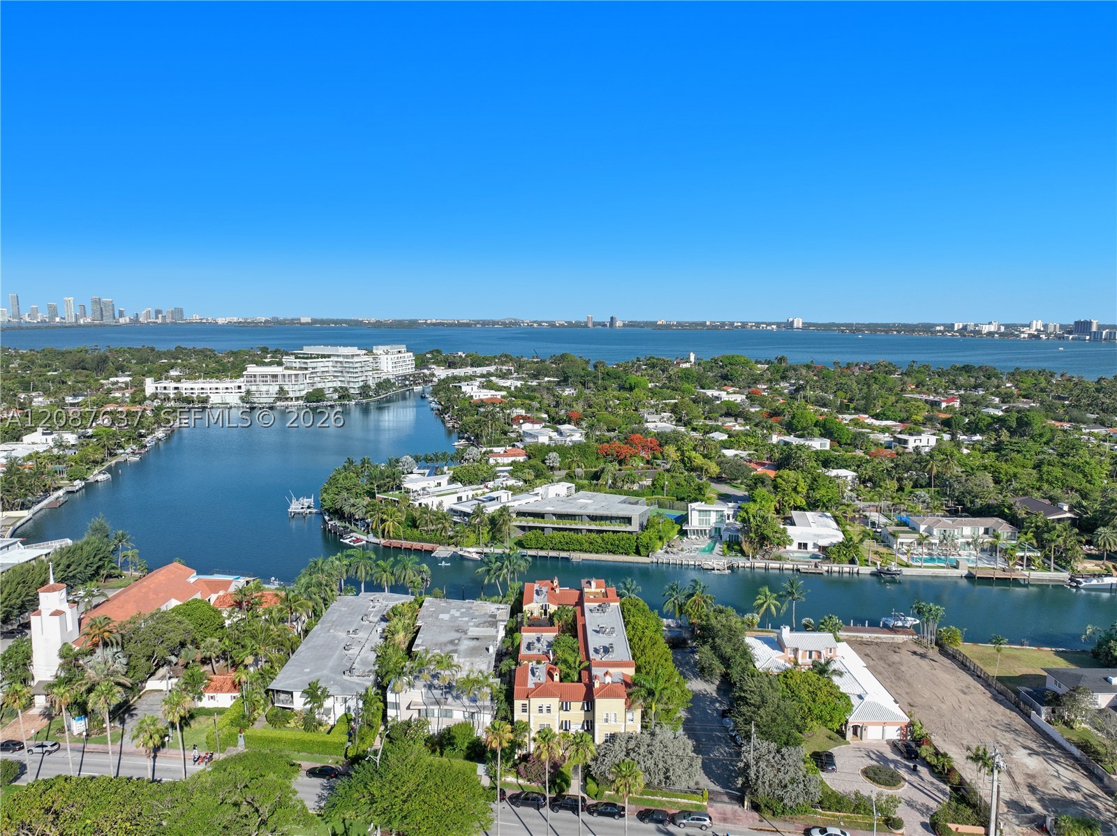 4812 Pine Tree Dr #209, Miami Beach FL 33140