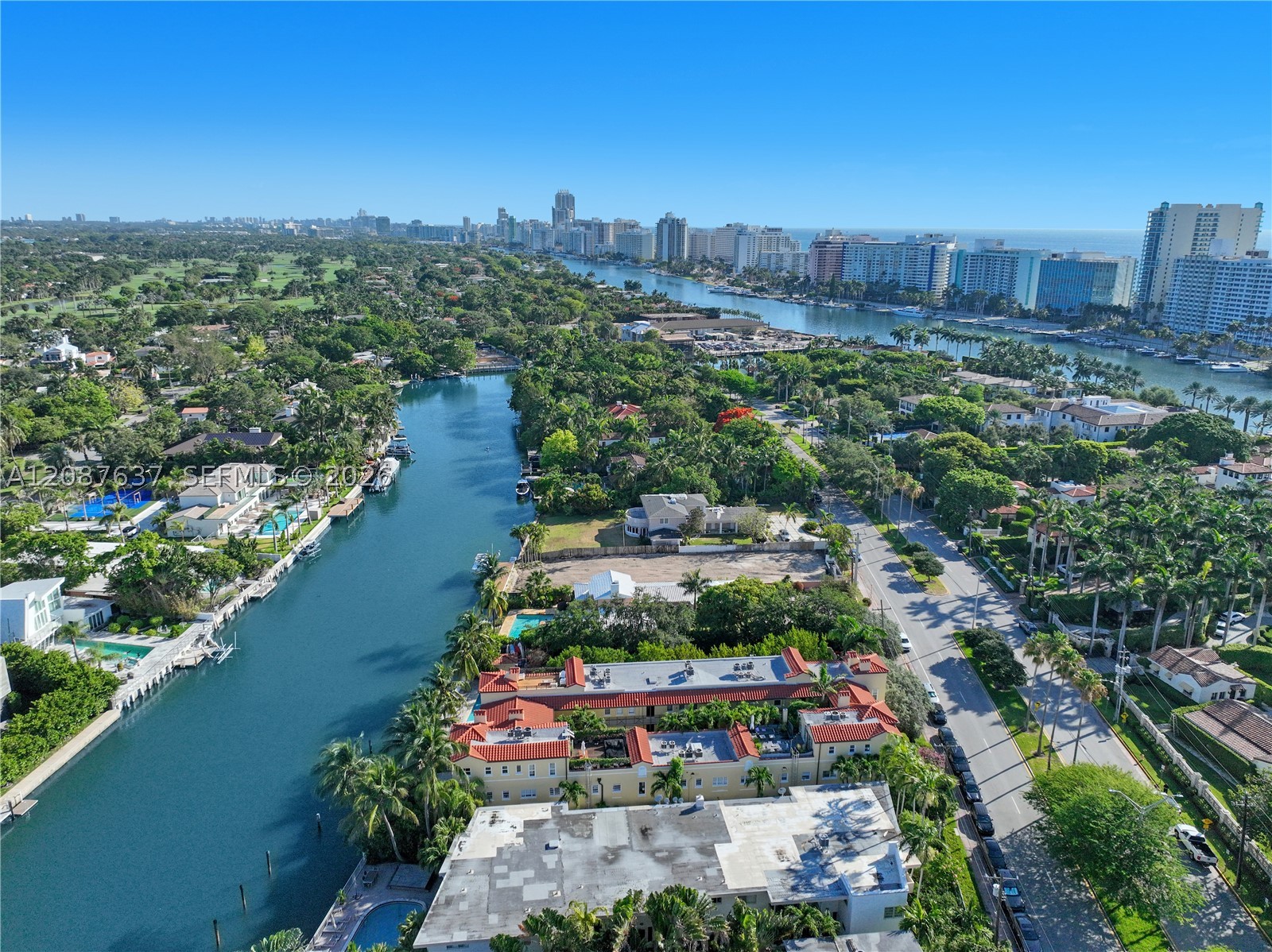 4812 Pine Tree Dr #209, Miami Beach FL 33140