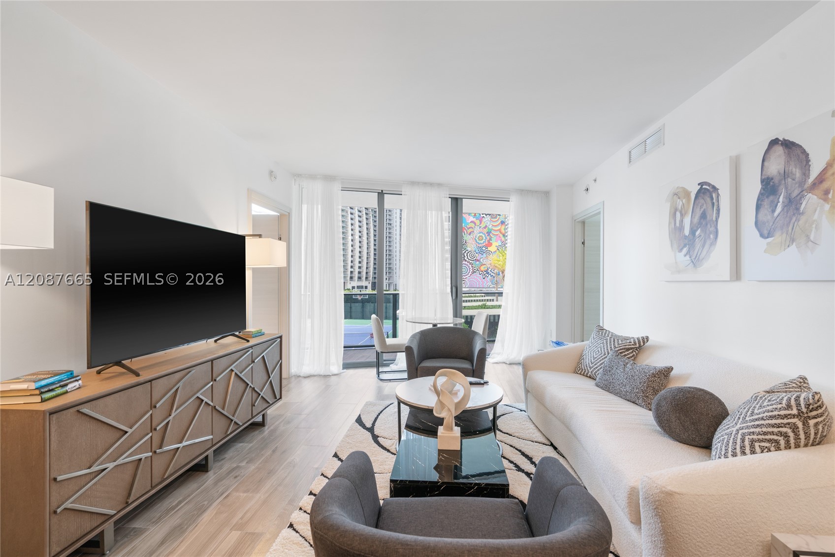 801 S Miami Ave #1002, Miami FL 33130