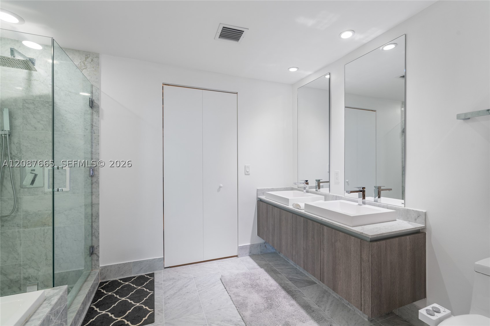 801 S Miami Ave #1002, Miami FL 33130
