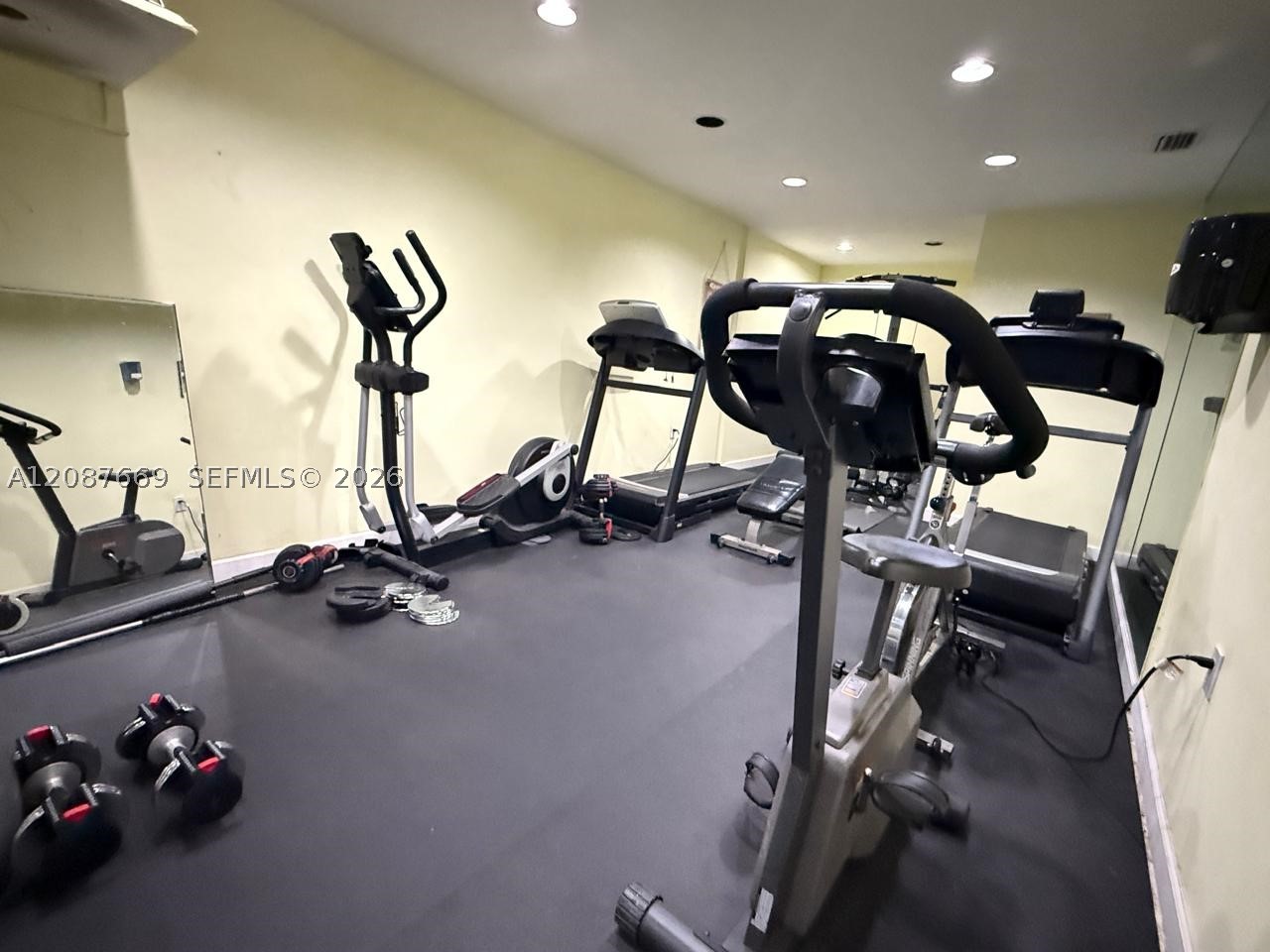 3660 NE 166th St #212, North Miami Beach FL 33160