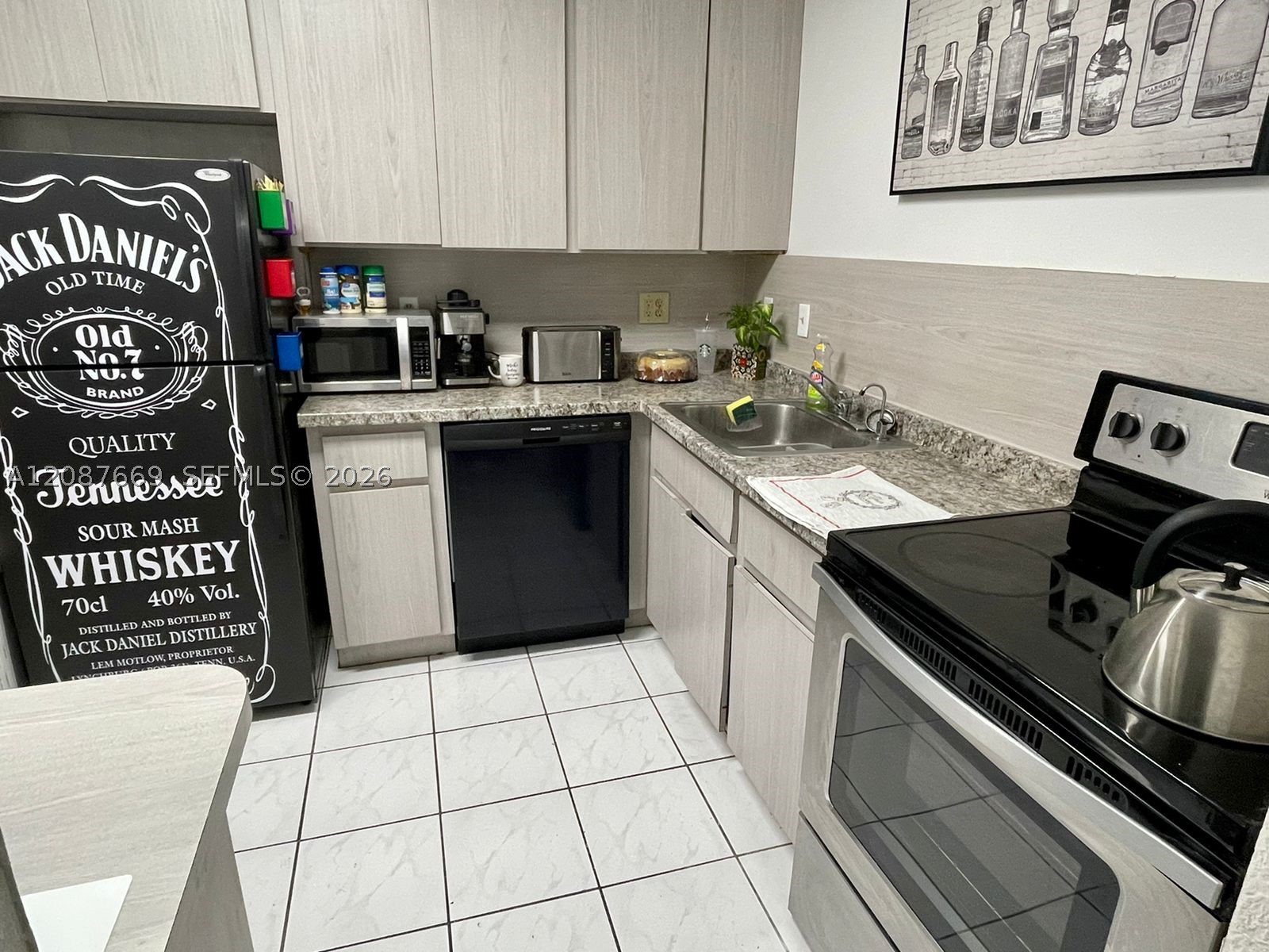 3660 NE 166th St #212, North Miami Beach FL 33160