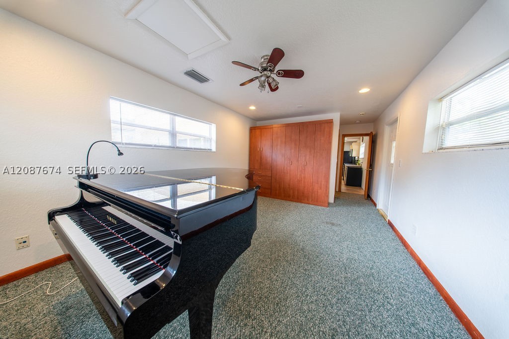 919 S Lakeside Pl, Lantana FL 33462