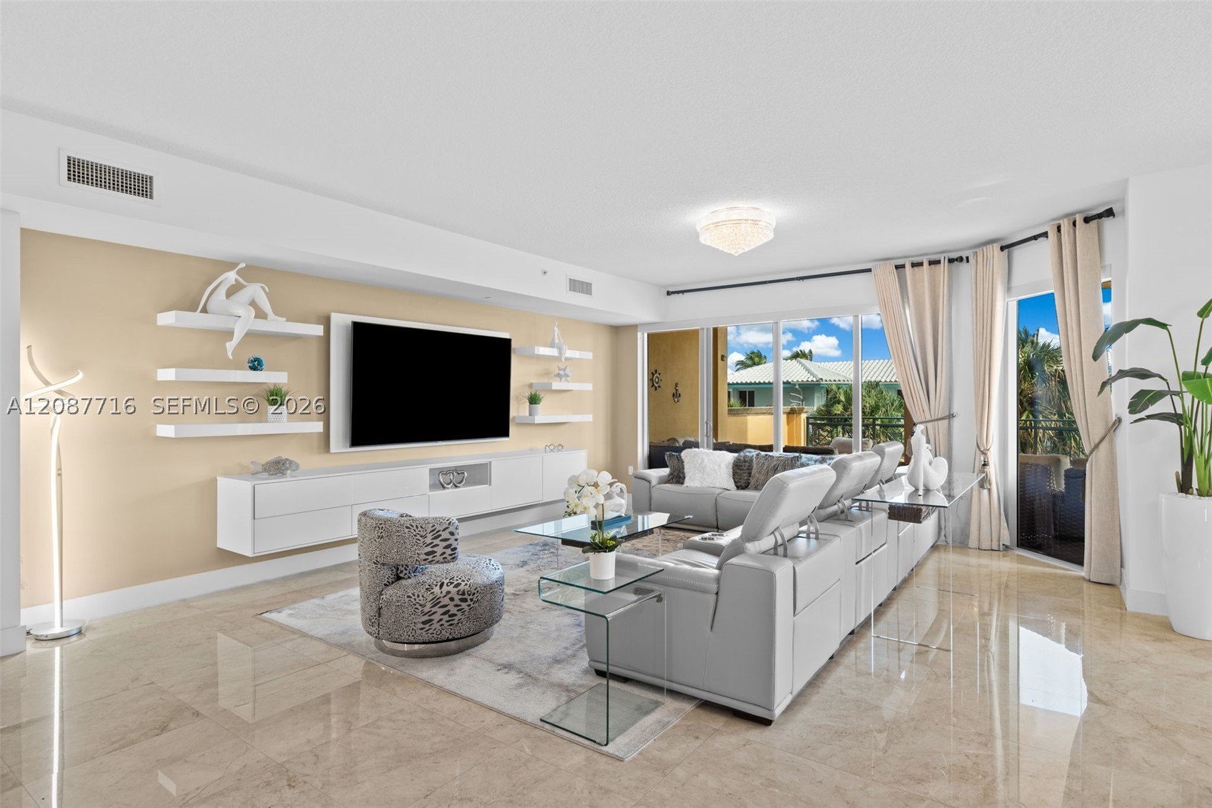 3415 N Ocean Dr #204, Hollywood FL 33019