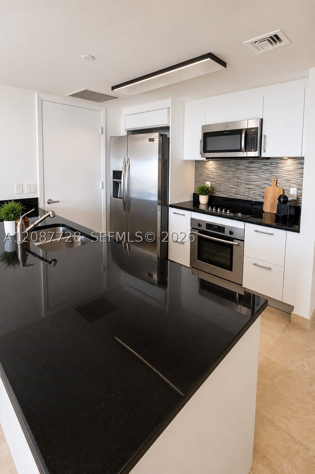 50 Biscayne Blvd #4106, Miami FL 33132