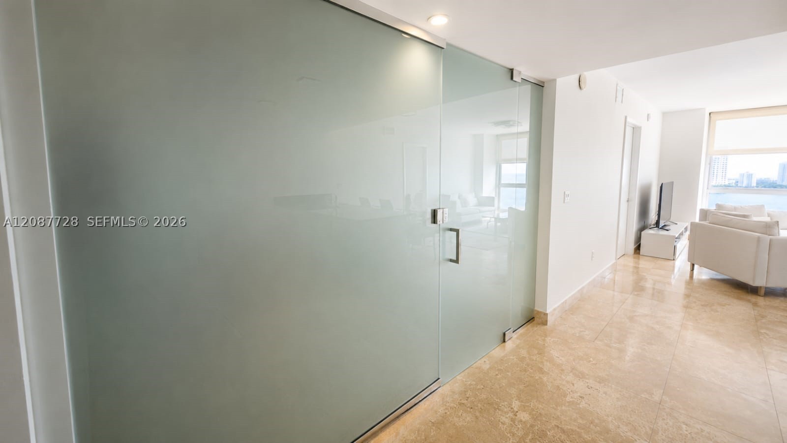 50 Biscayne Blvd #4106, Miami FL 33132
