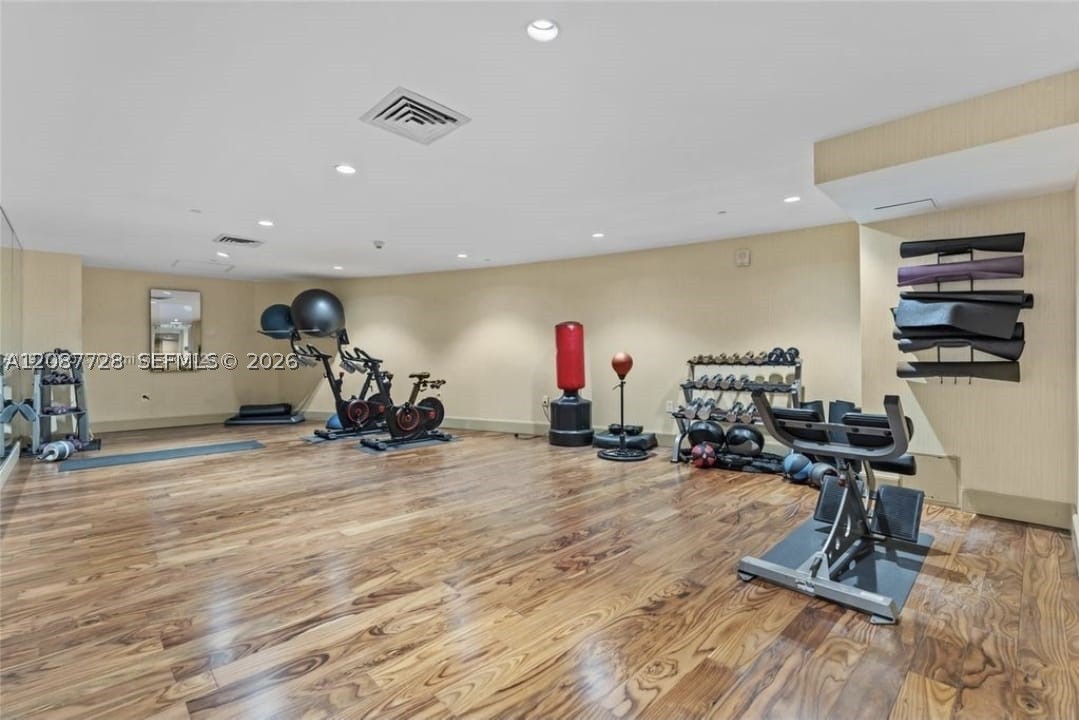 50 Biscayne Blvd #4106, Miami FL 33132