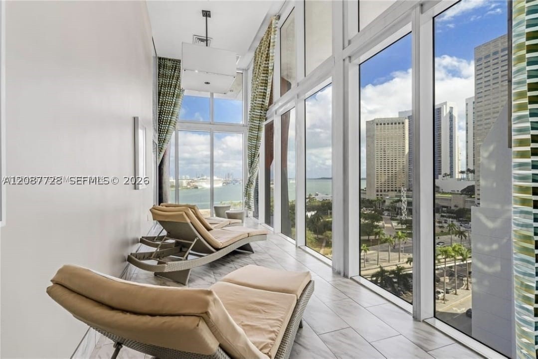 50 Biscayne Blvd #4106, Miami FL 33132