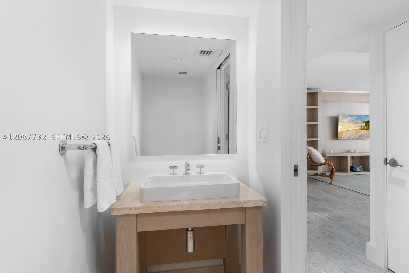102 24th St #1531, Miami Beach FL 33139