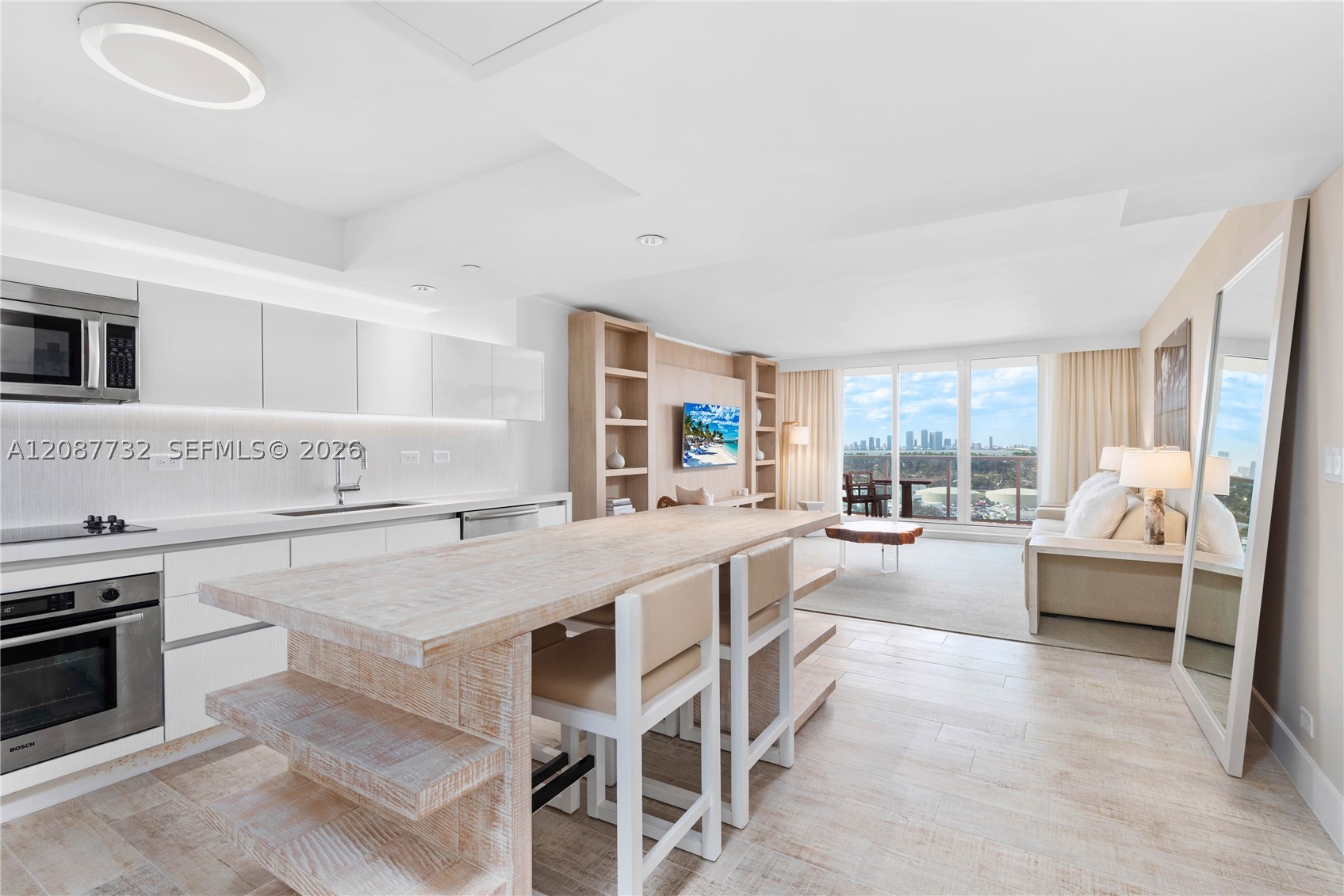 102 24th St #1531, Miami Beach FL 33139