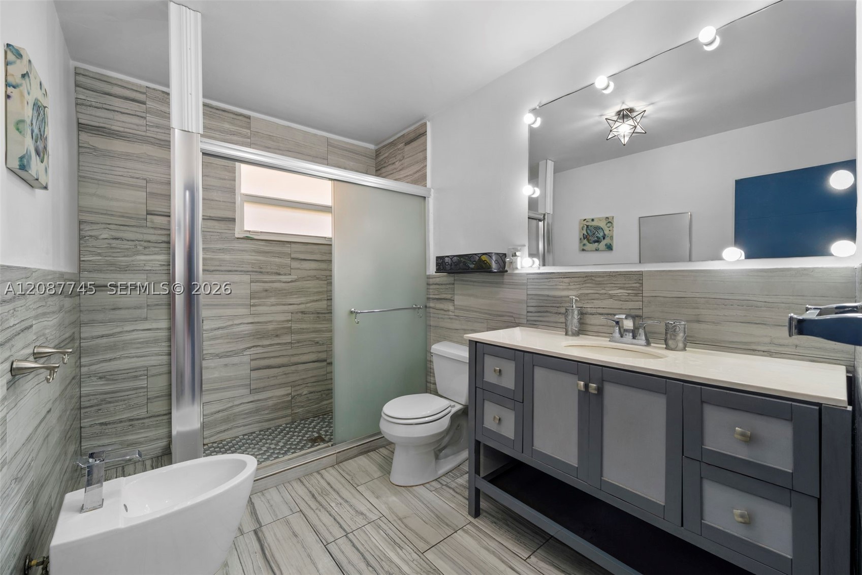 2858 Pine Tree Dr #5, Miami Beach FL 33140