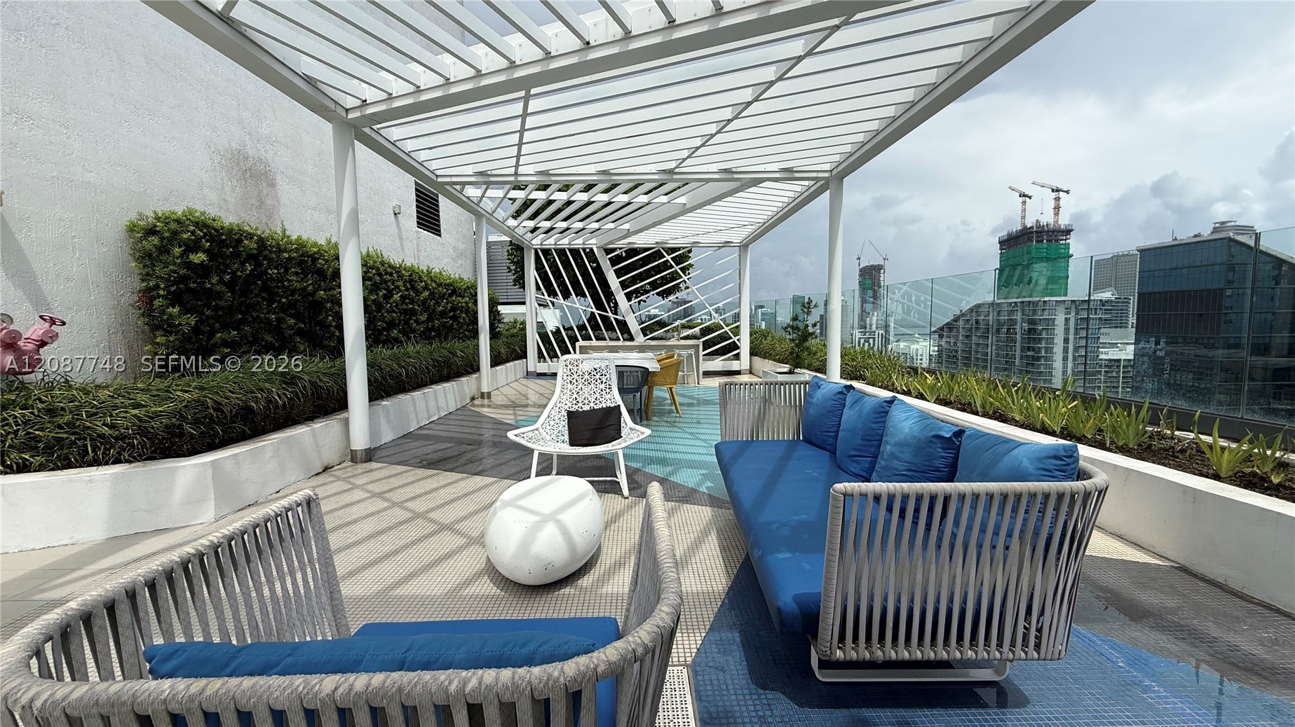 55 SW 9th St #1402, Miami FL 33130