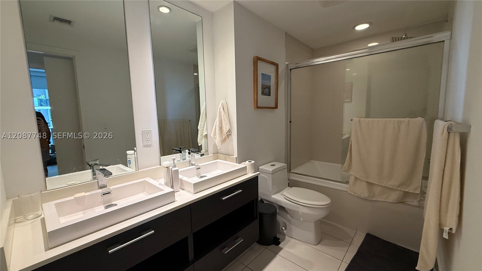 55 SW 9th St #1402, Miami FL 33130