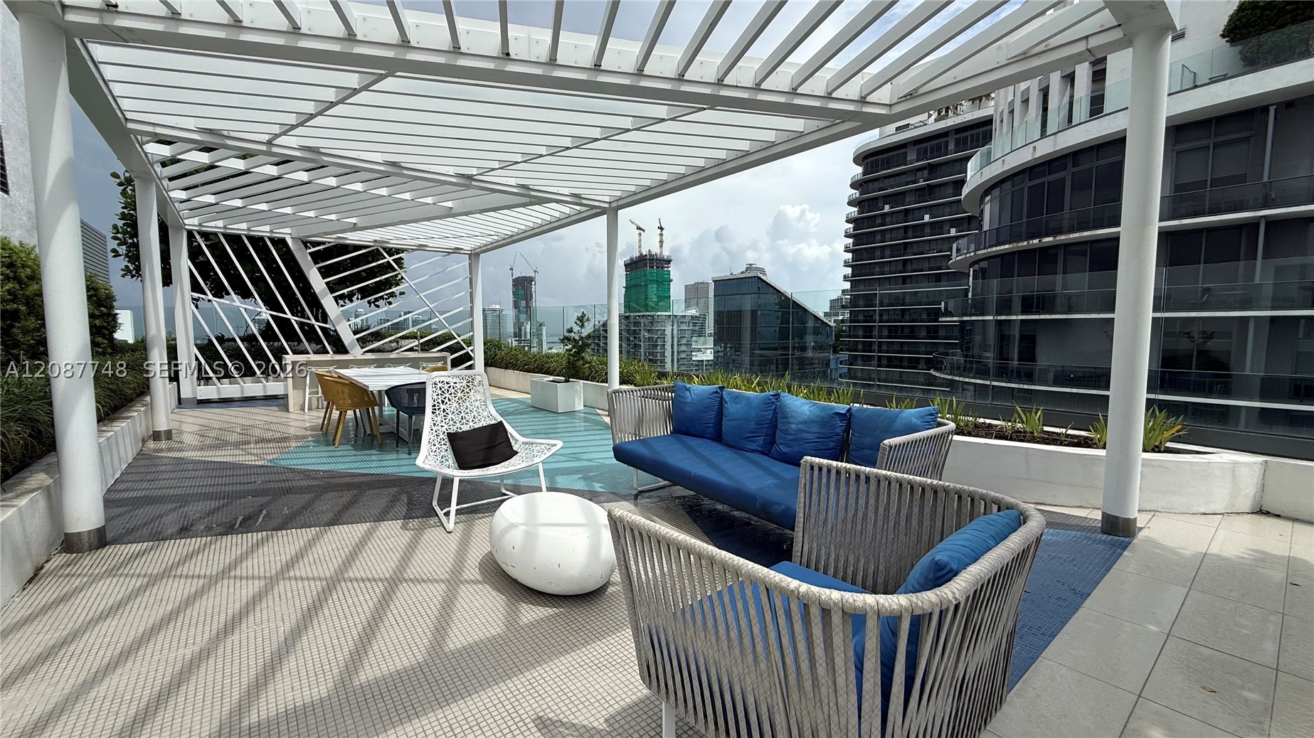 55 SW 9th St #1402, Miami FL 33130