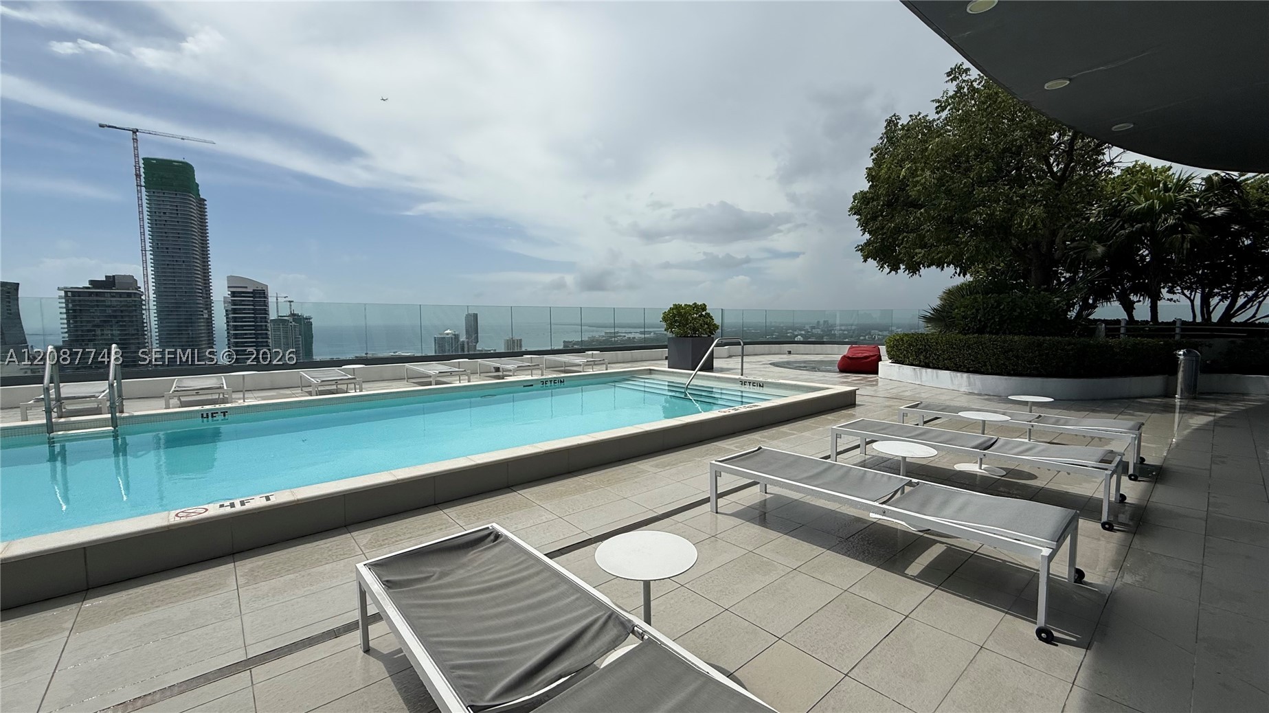 55 SW 9th St #1402, Miami FL 33130