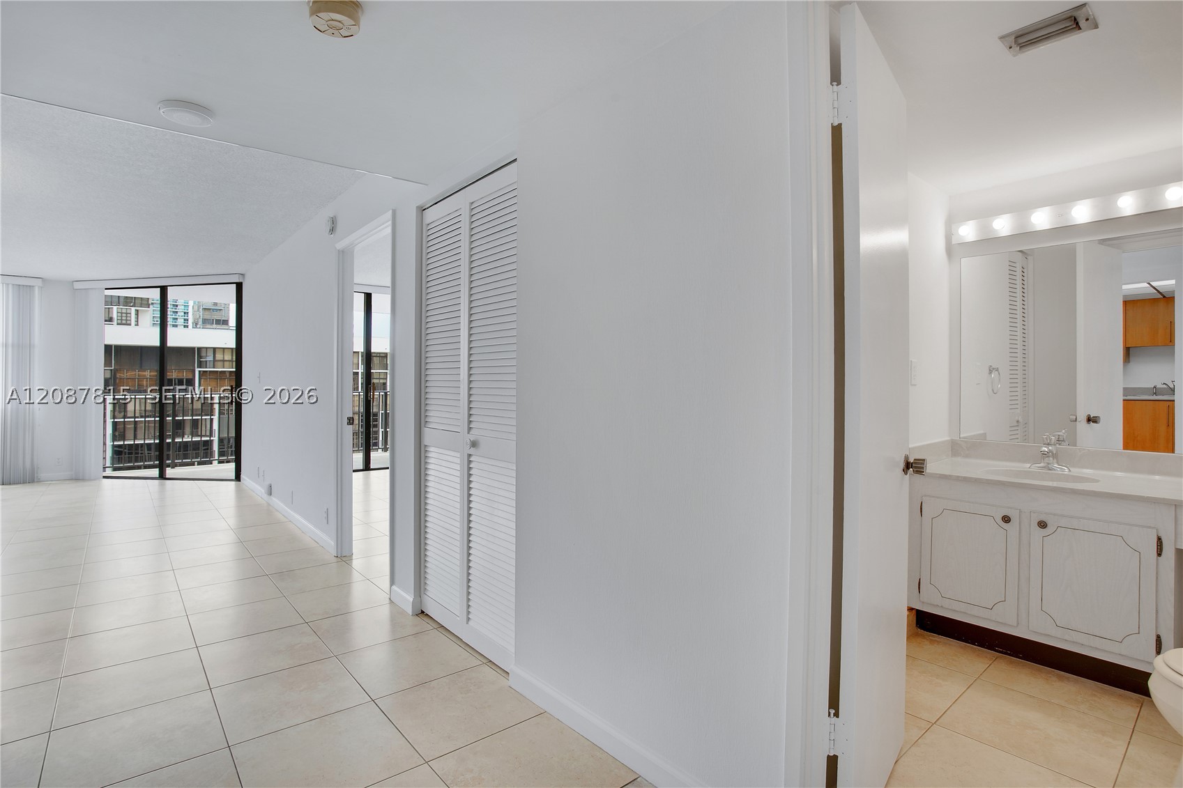 1901 Brickell Ave #B1702, Miami FL 33129