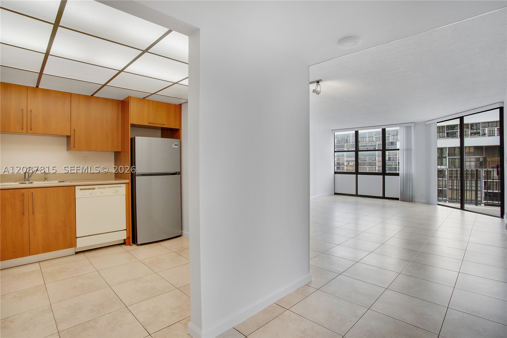 1901 Brickell Ave #B1702, Miami FL 33129