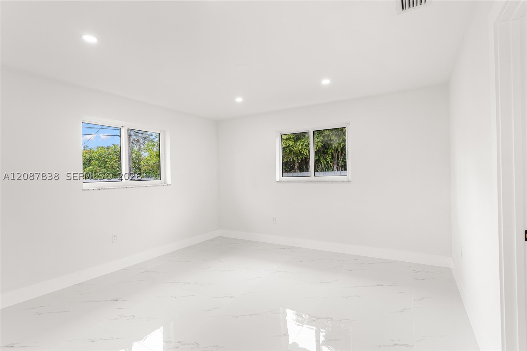 3900 SW 67th Ave, Miami FL 33155