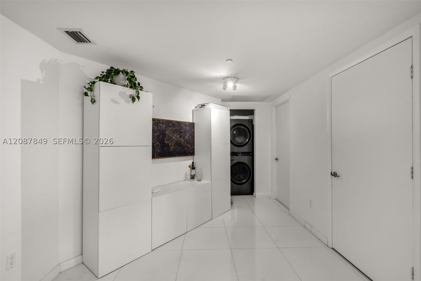 475 Brickell Ave #3609, Miami FL 33131